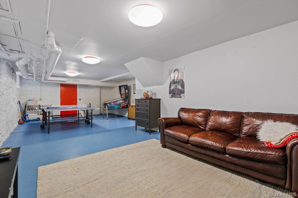 Single Family The Parkway Westchester County, NY 10543, MLS-893755-28