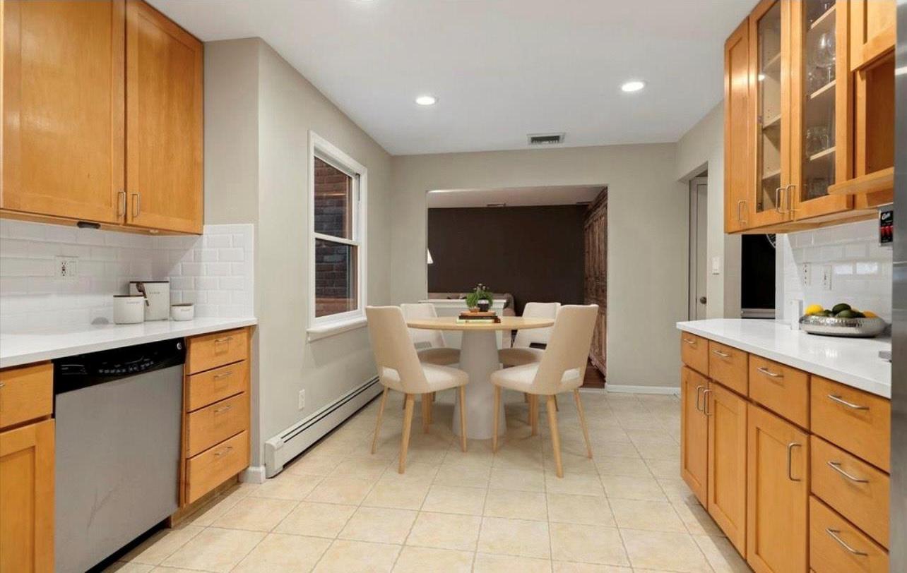 Single Family Plainview Nassau County, NY 11797, MLS-893823-4