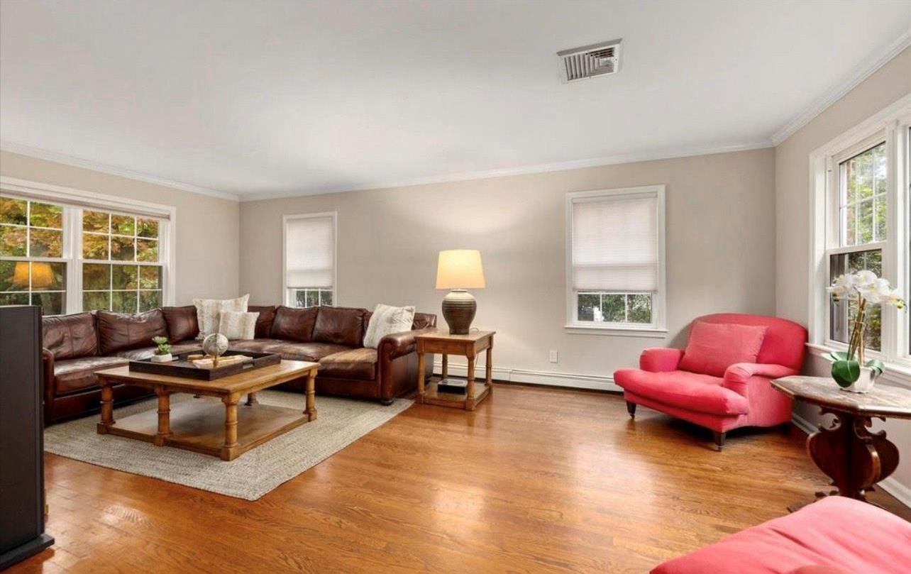 Single Family Plainview Nassau County, NY 11797, MLS-893823-7