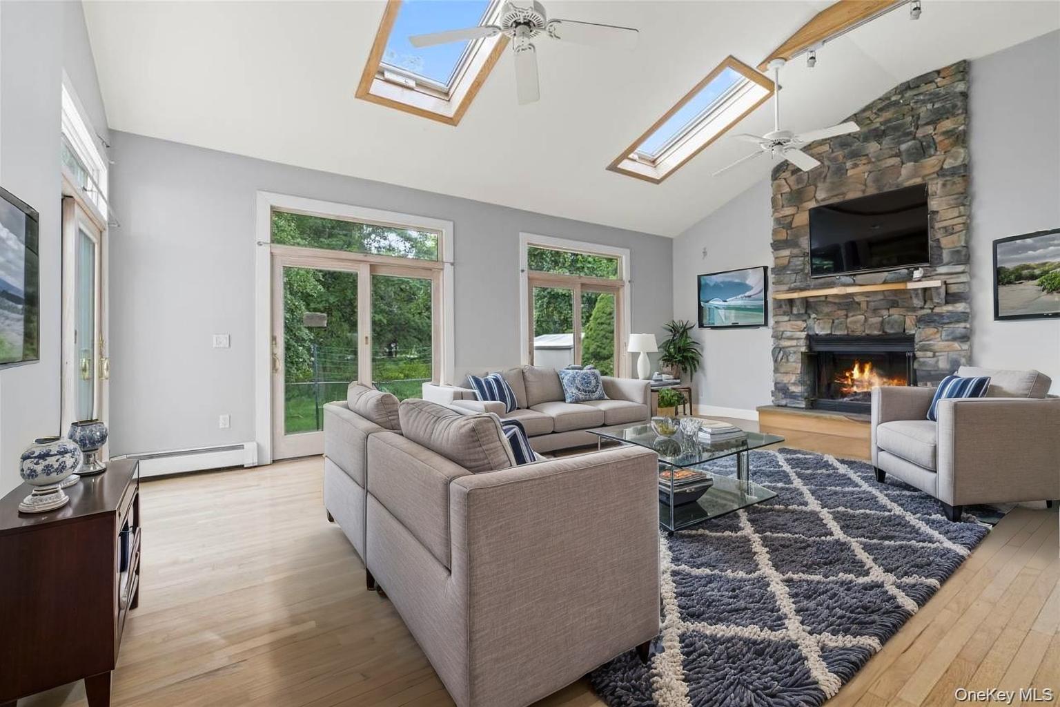 Single Family Durkee Suffolk County, NY 11772, MLS-893854-20