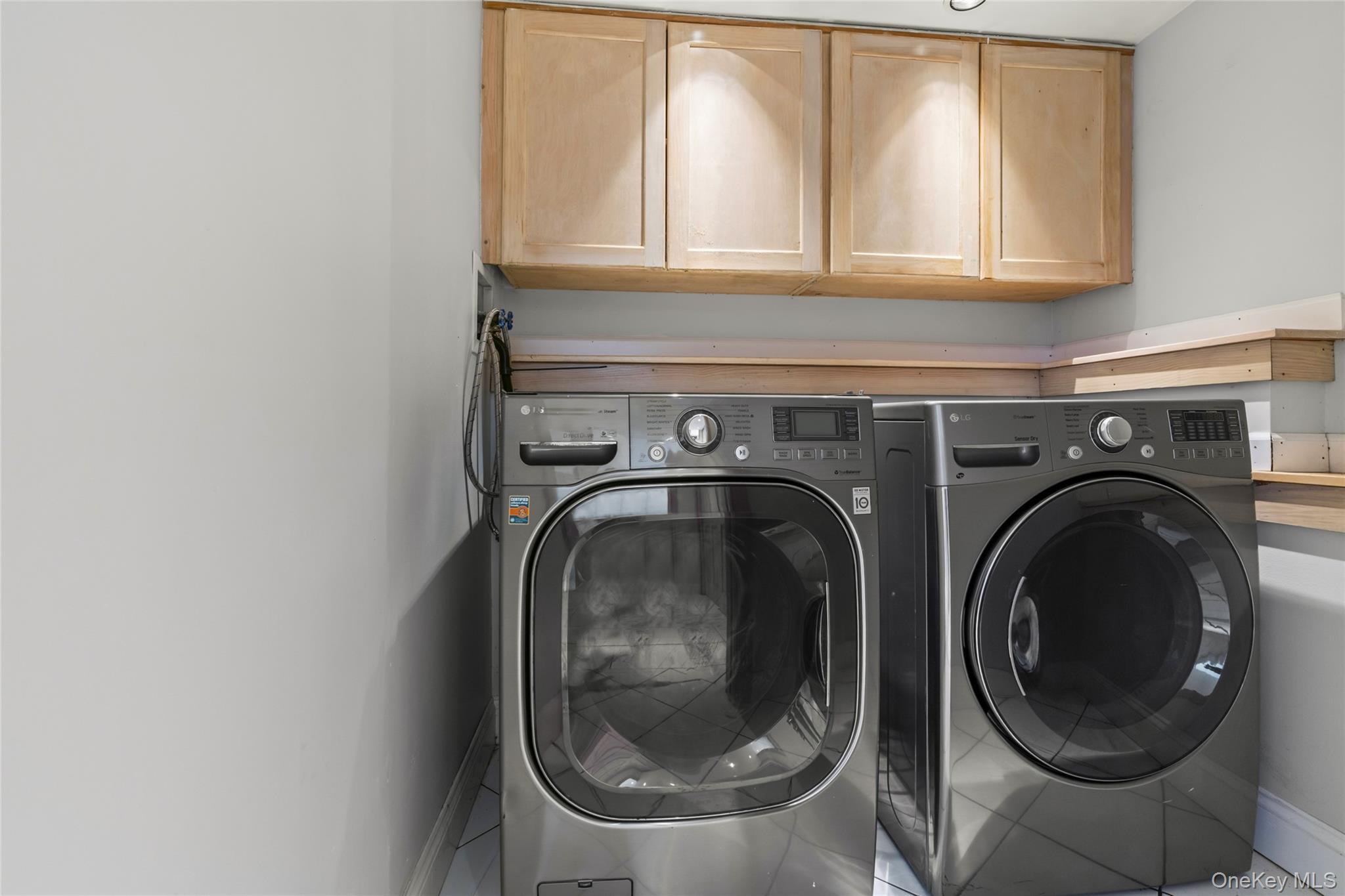 Single Family Durkee Suffolk County, NY 11772, MLS-893854-34