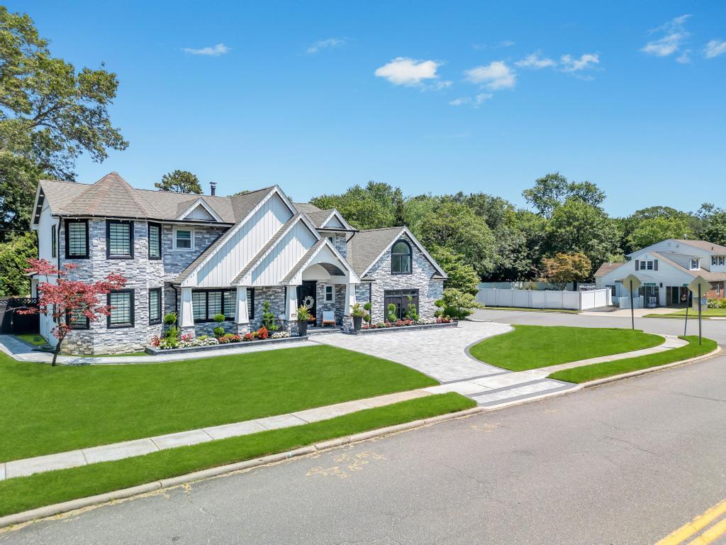 Single Family Pine Hill Suffolk County, NY 11746, MLS-893874-2