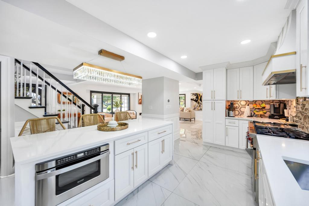 Single Family Pine Hill Suffolk County, NY 11746, MLS-893874-21