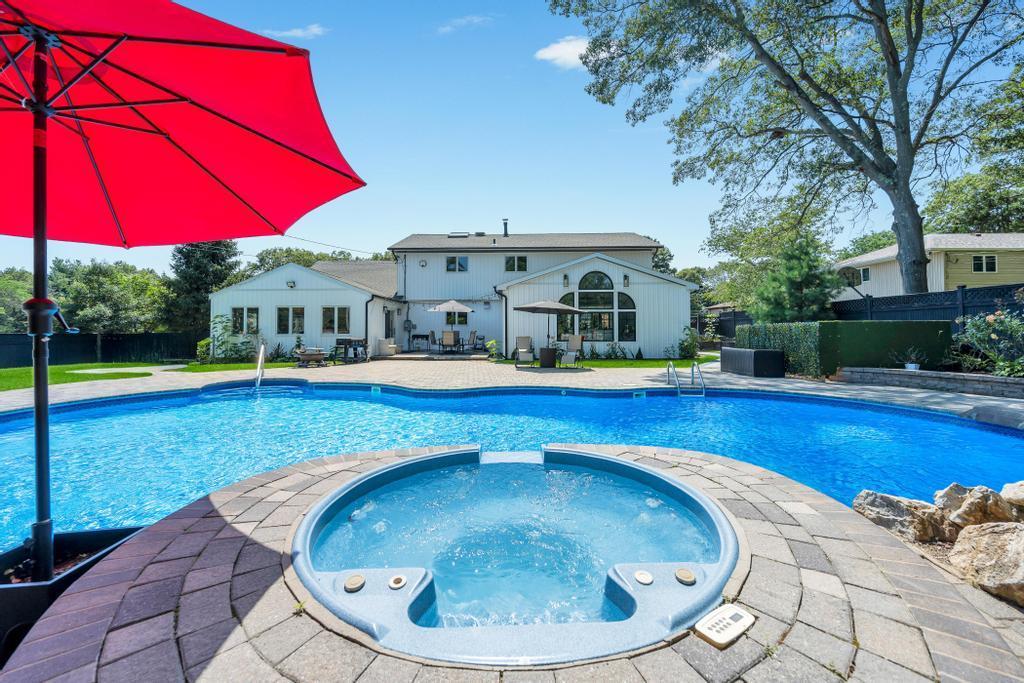 Single Family Pine Hill Suffolk County, NY 11746, MLS-893874-9