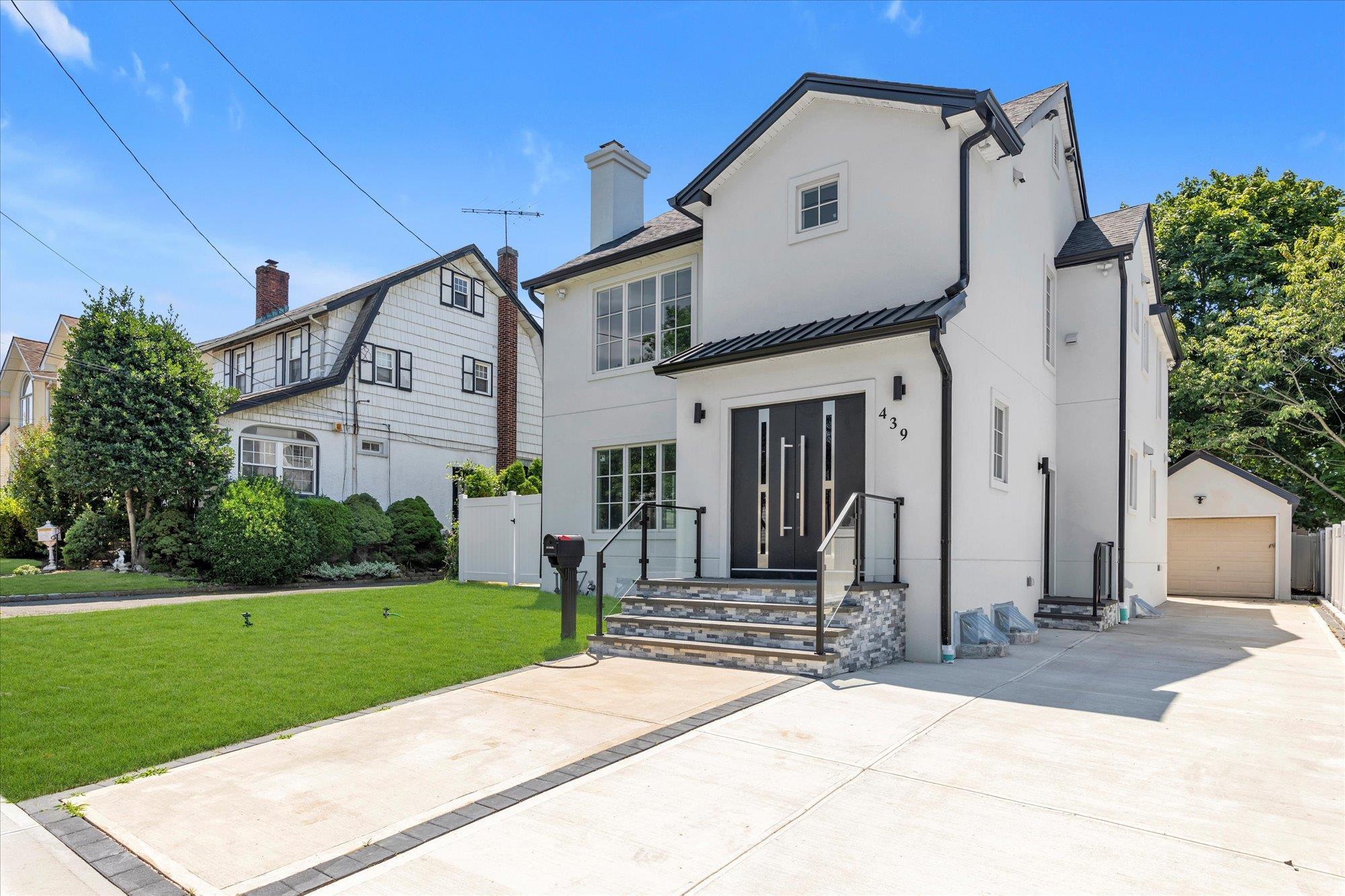 Single Family Bayview Nassau County, NY 11516, MLS-893875-2