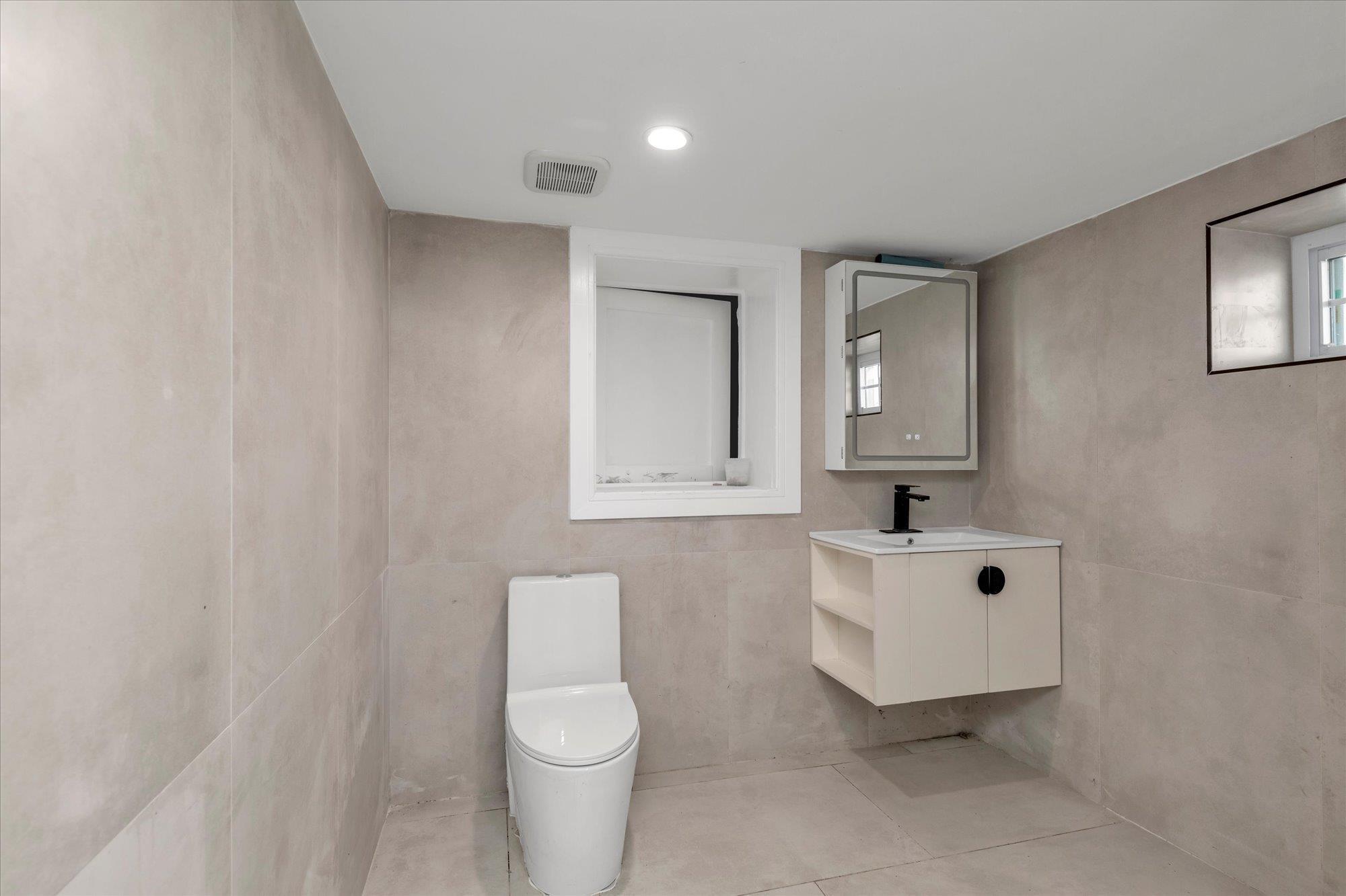 Single Family Bayview Nassau County, NY 11516, MLS-893875-26