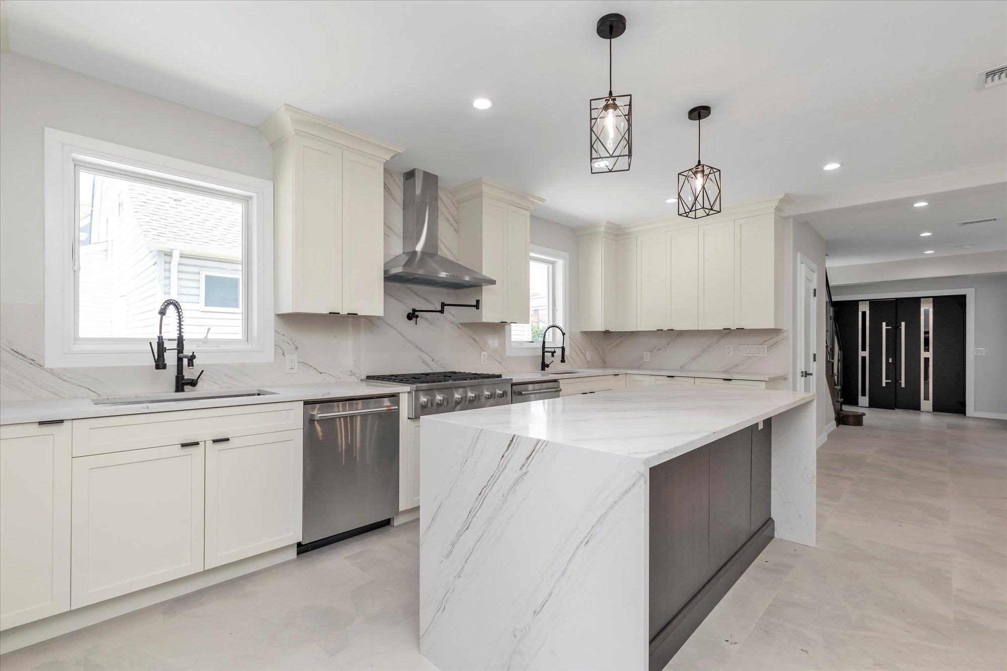 Single Family Bayview Nassau County, NY 11516, MLS-893875-9