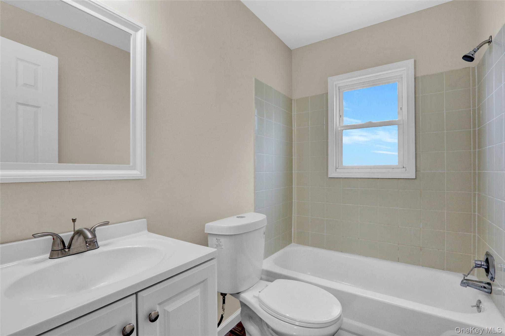 Single Family Whitman  Suffolk County, NY 11751, MLS-893906-8