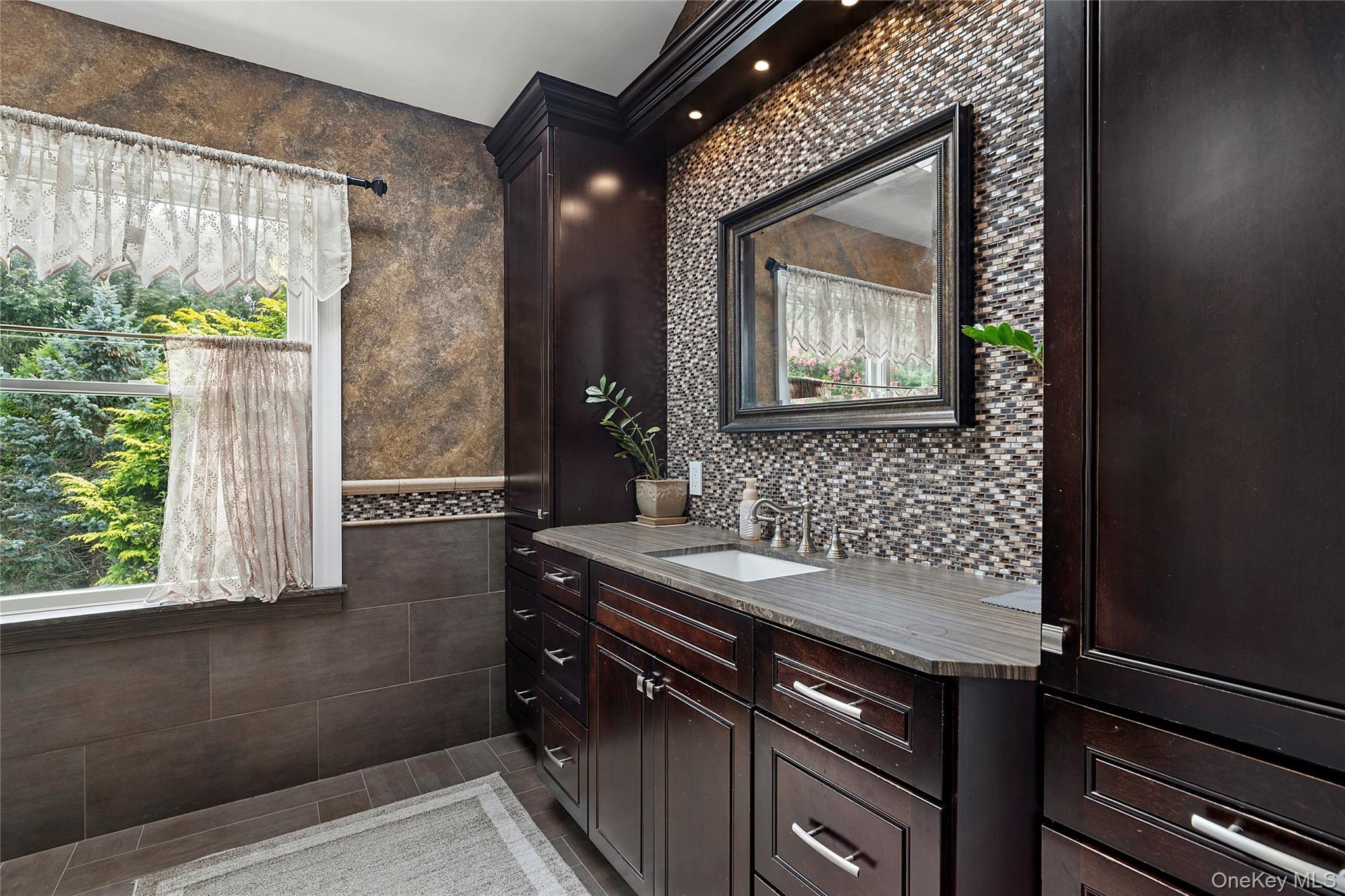 Single Family Windcrest  Suffolk County, NY 11949, MLS-893918-17