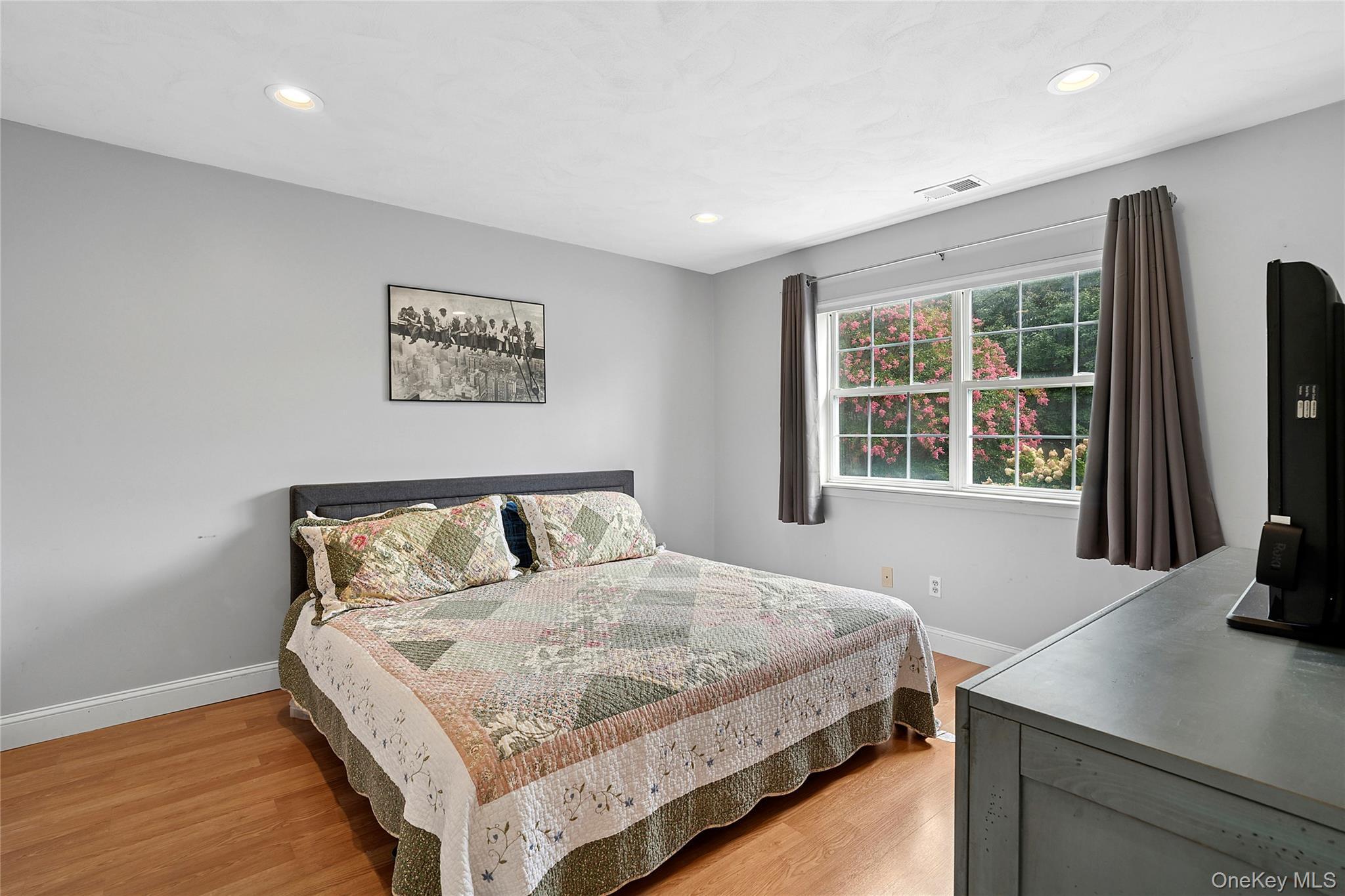 Single Family Windcrest  Suffolk County, NY 11949, MLS-893918-21