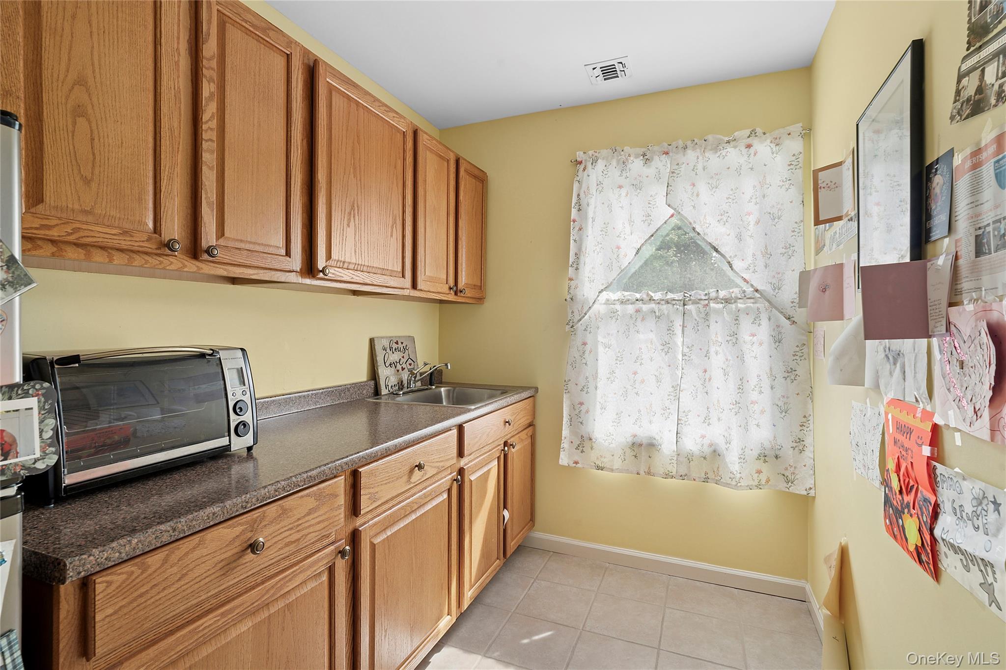 Single Family Windcrest  Suffolk County, NY 11949, MLS-893918-28