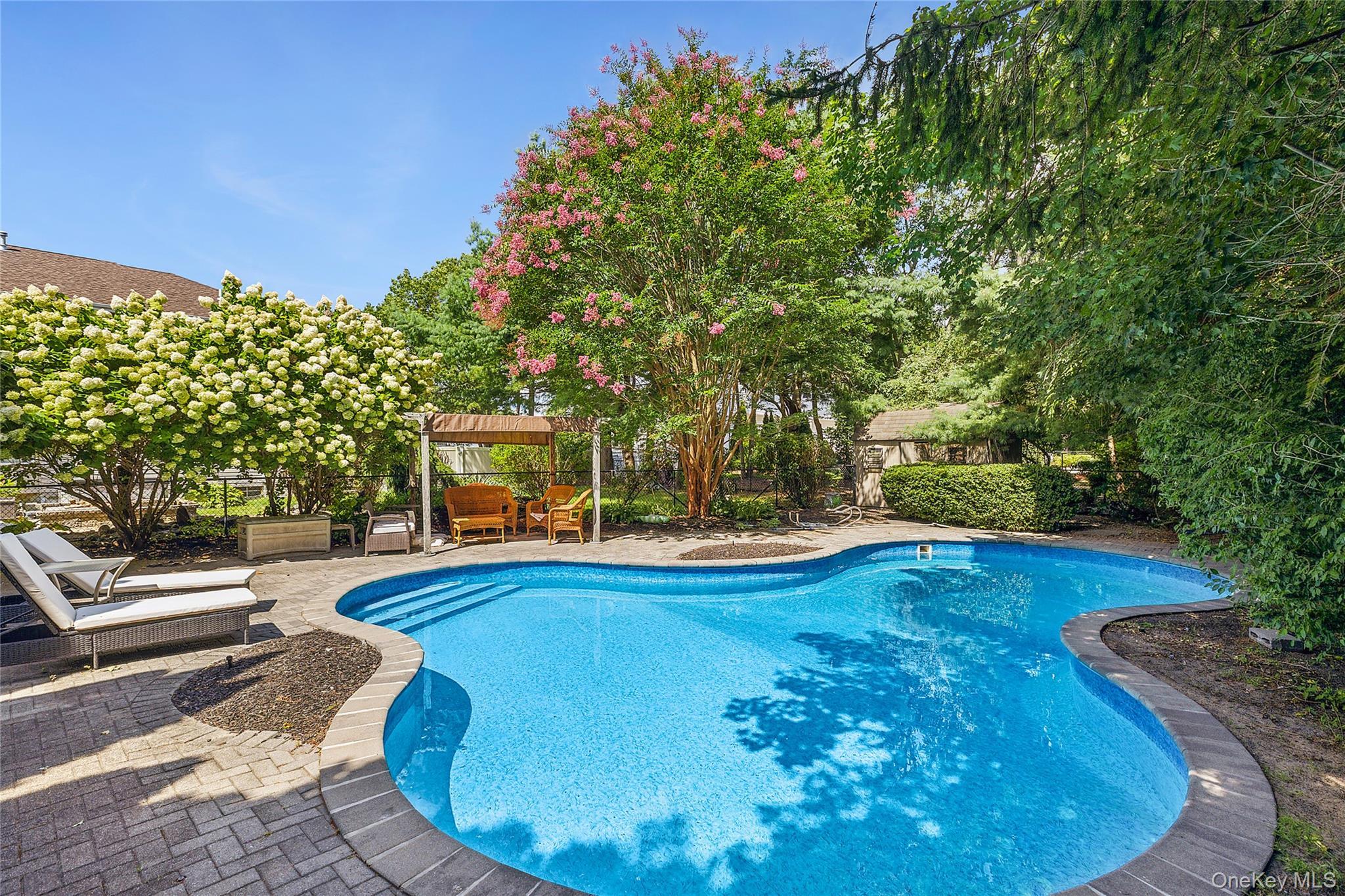 Single Family Windcrest  Suffolk County, NY 11949, MLS-893918-4