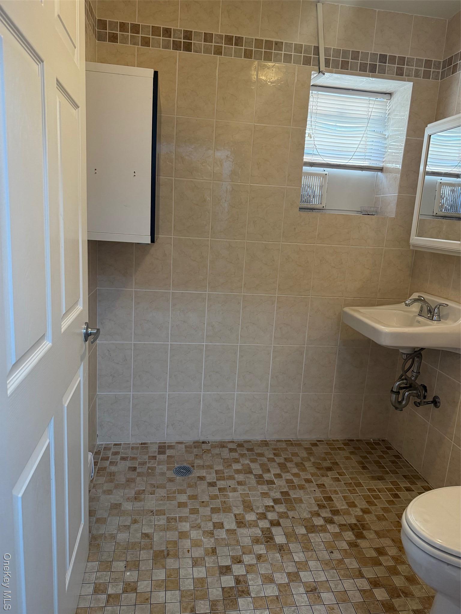 Commercial Lease Tremont  Bronx, NY 10465, MLS-893925-4