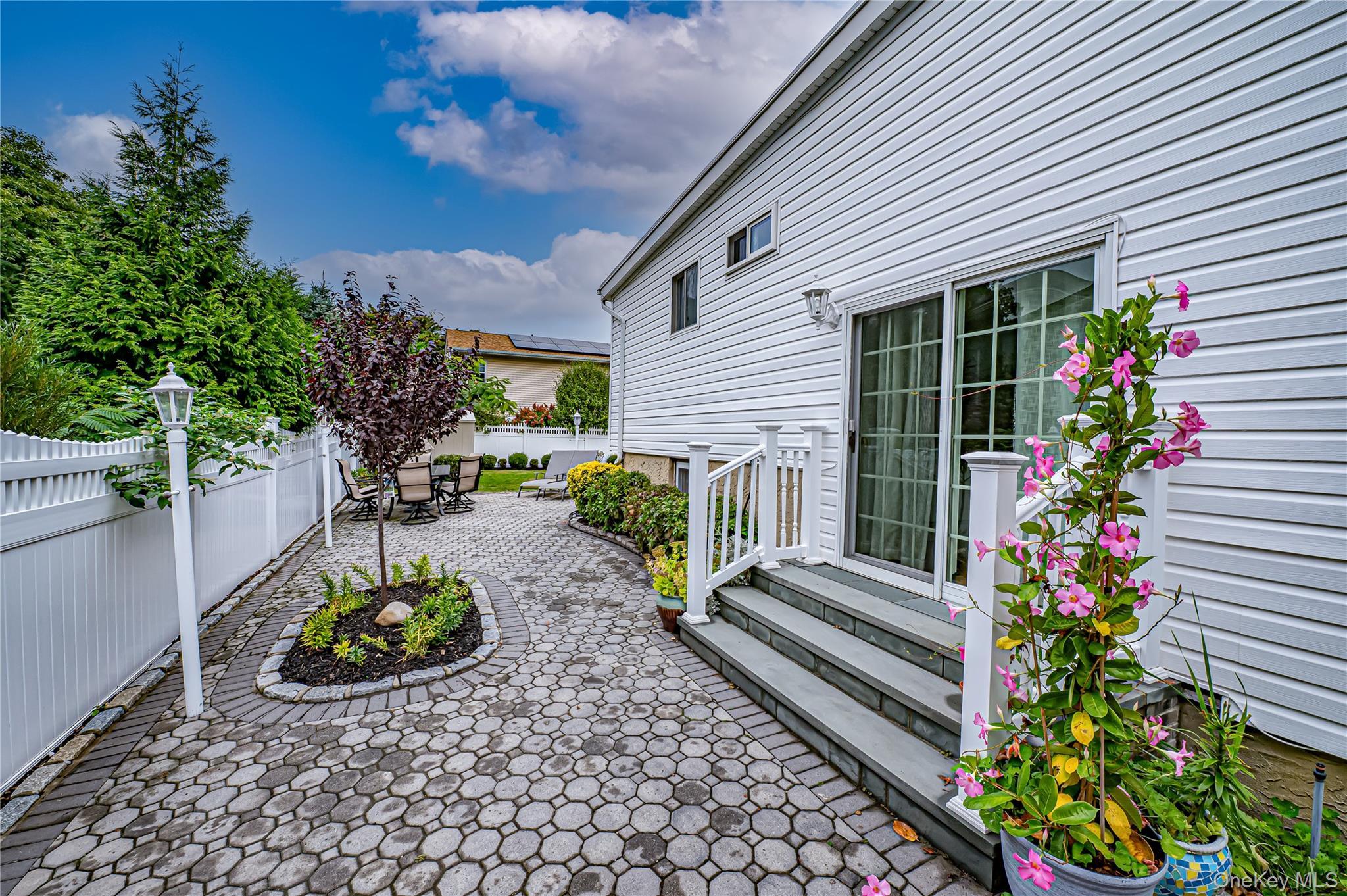 Single Family Archie  Suffolk County, NY 11795, MLS-893937-27