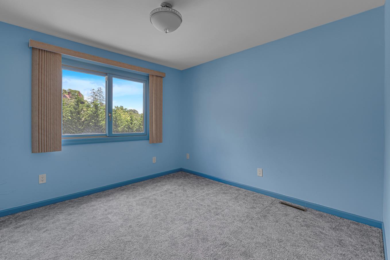 Condo Fairwind  Suffolk County, NY 11768, MLS-893979-18