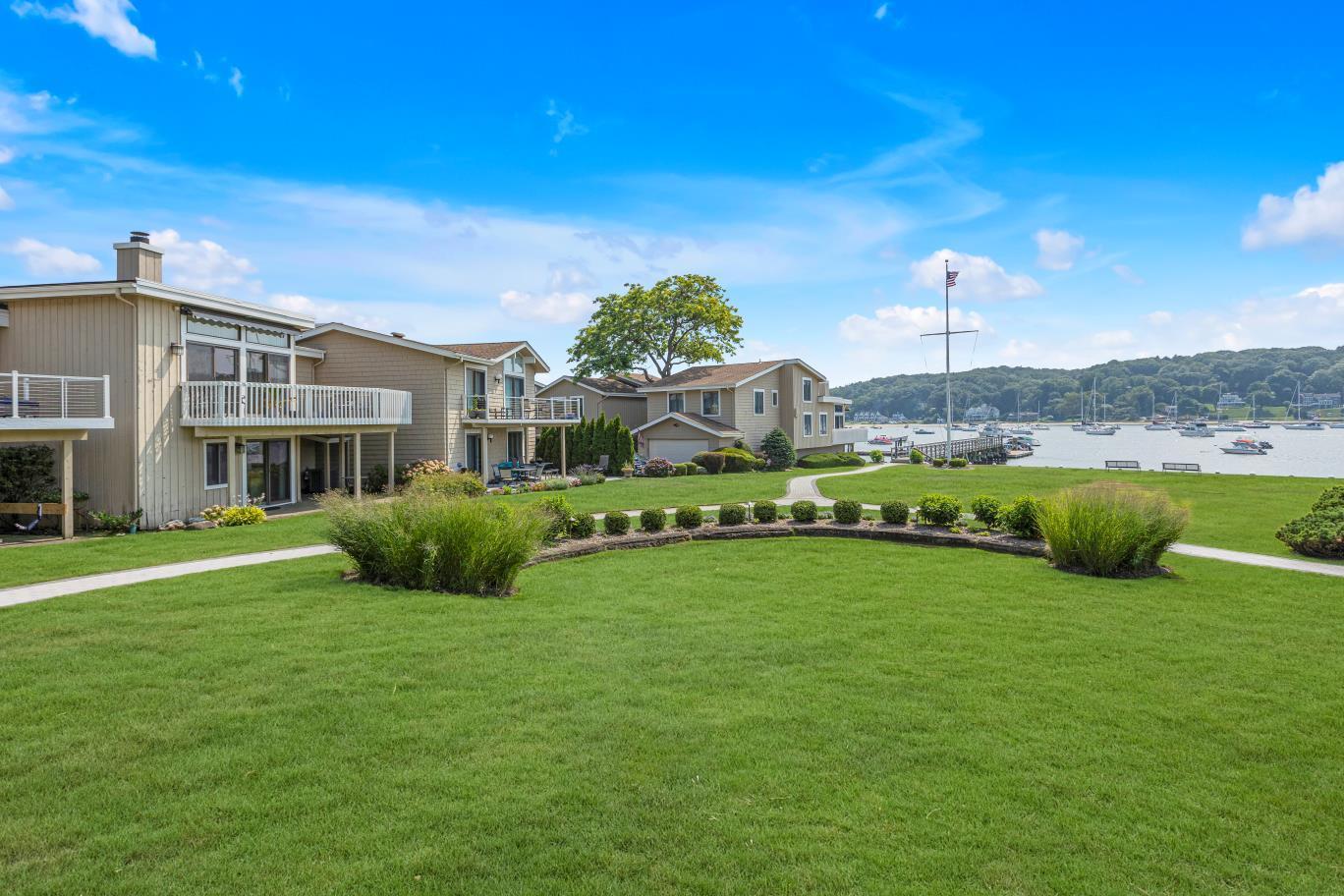 Condo Fairwind  Suffolk County, NY 11768, MLS-893979-23