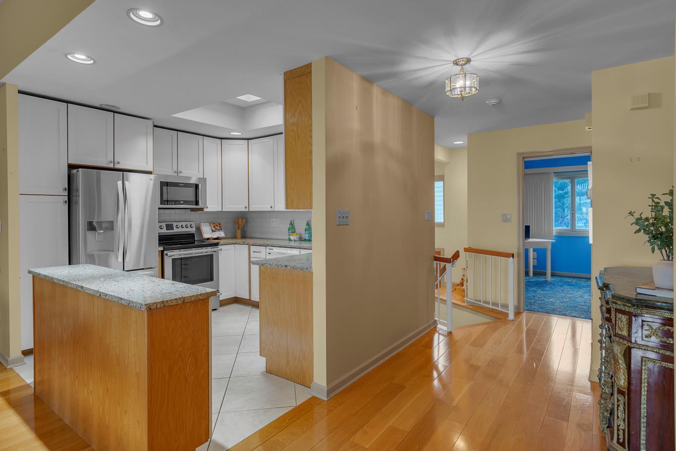 Condo Fairwind  Suffolk County, NY 11768, MLS-893979-9
