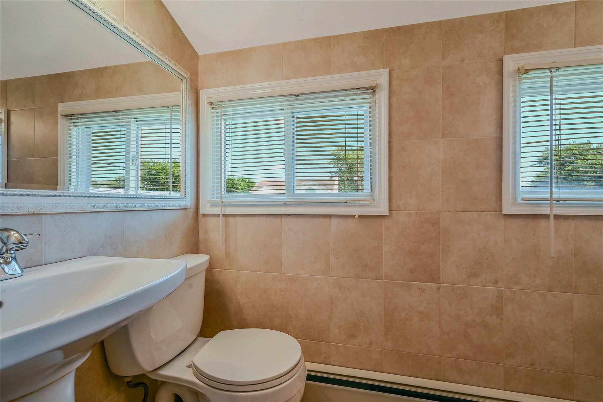 Single Family Alwick  Suffolk County, NY 11795, MLS-894032-17