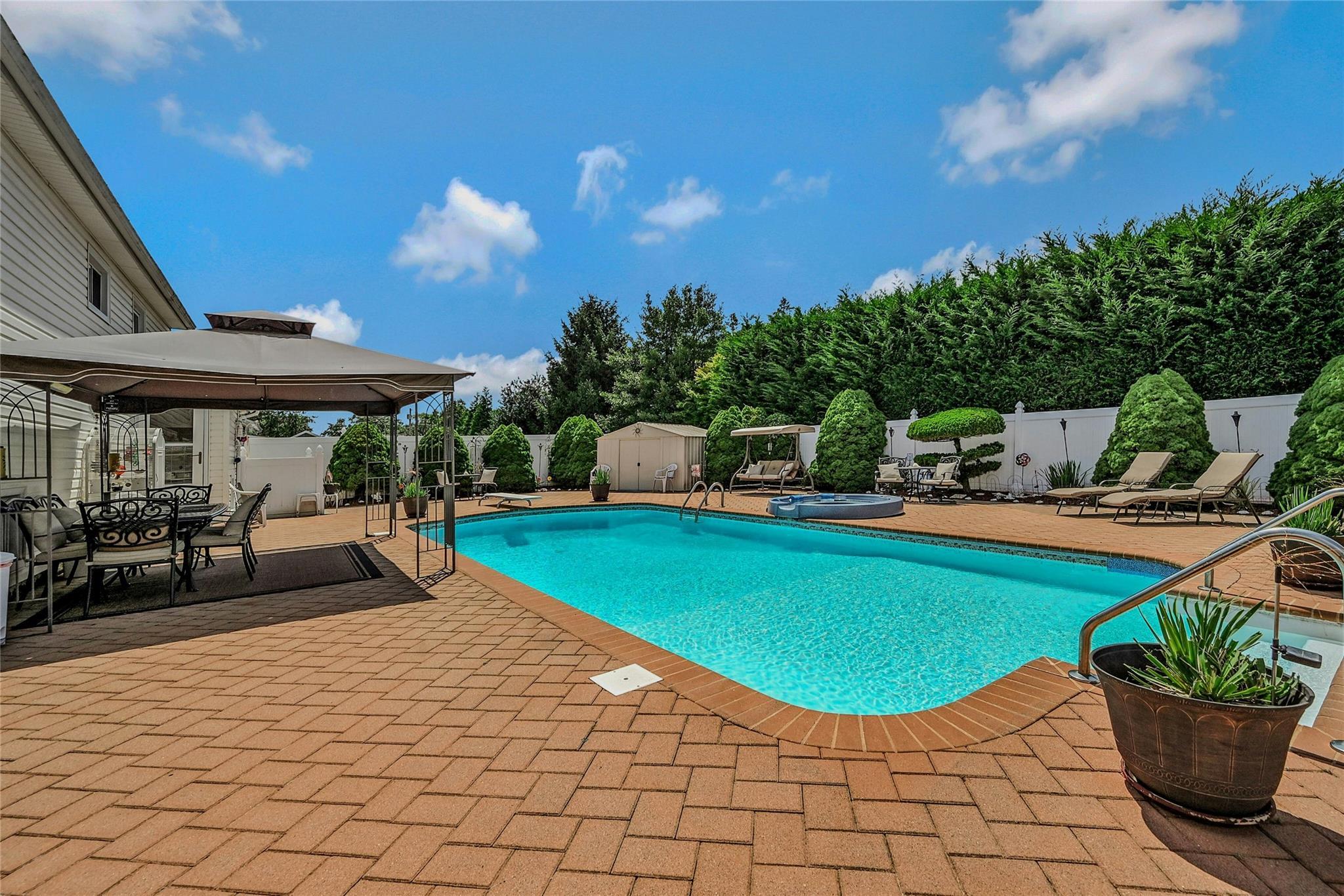 Single Family Alwick  Suffolk County, NY 11795, MLS-894032-20