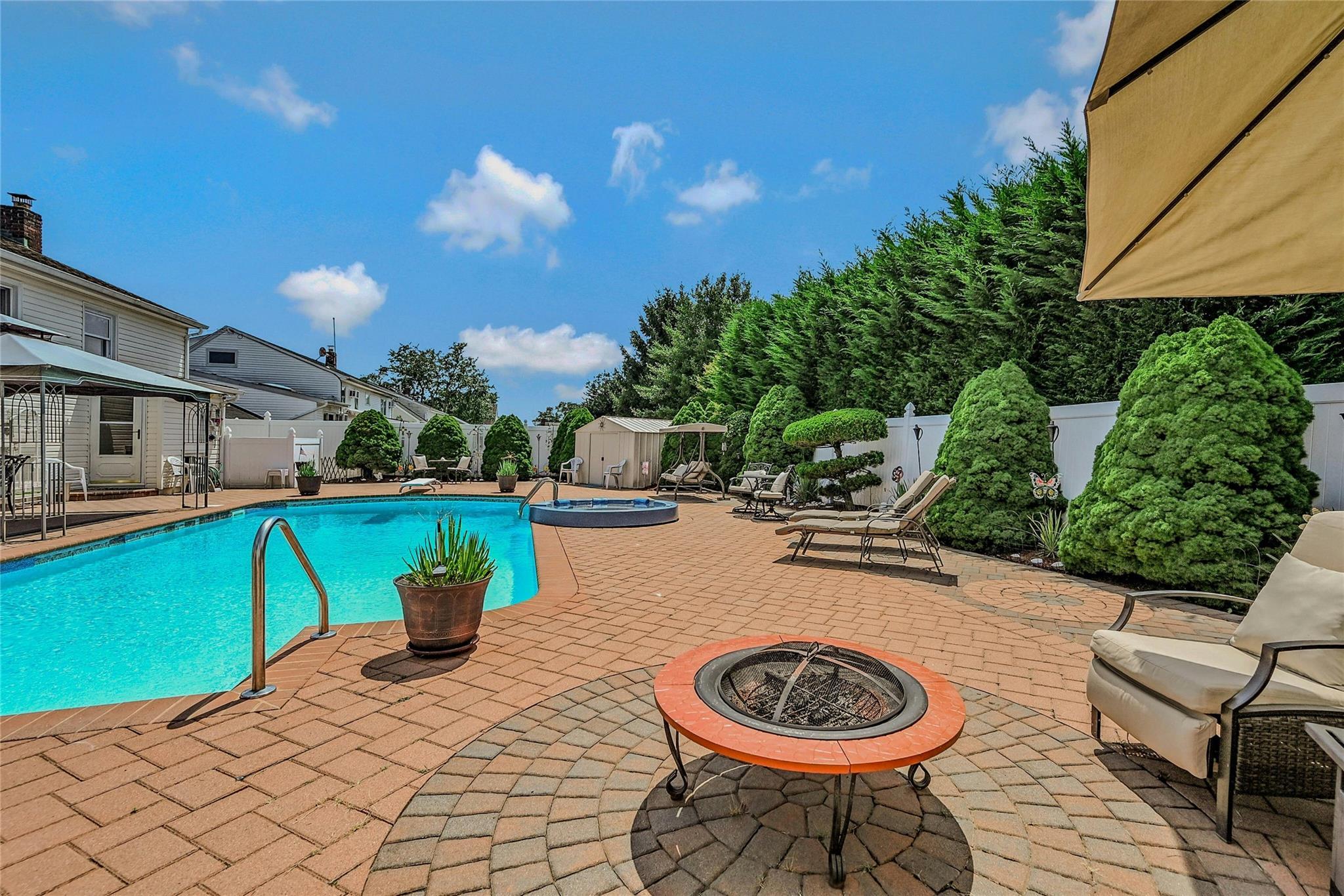 Single Family Alwick  Suffolk County, NY 11795, MLS-894032-21