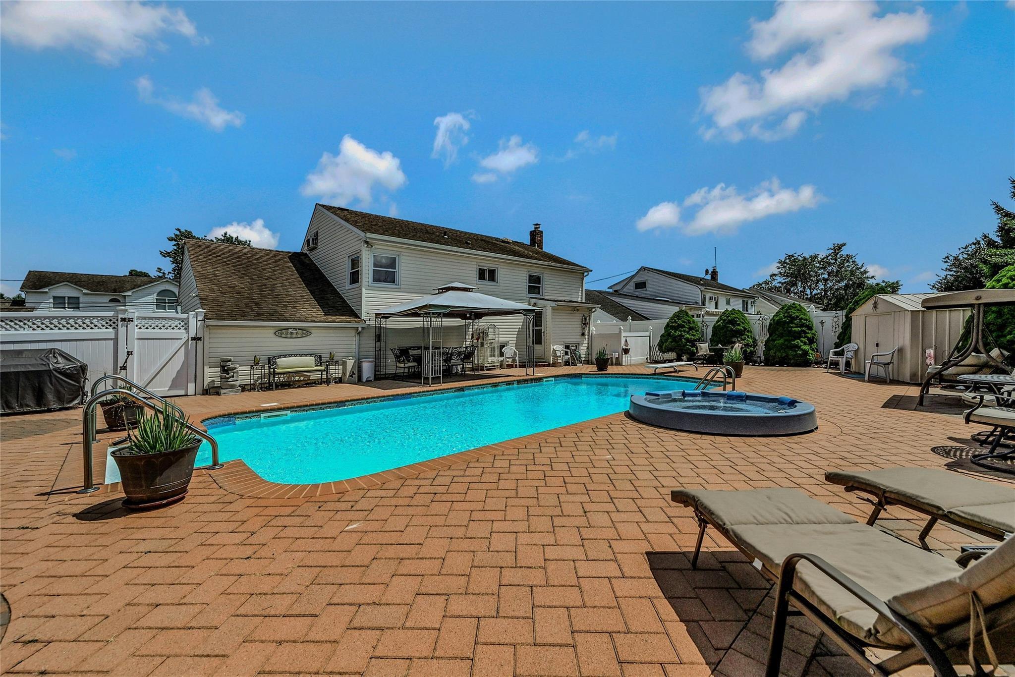 Single Family Alwick  Suffolk County, NY 11795, MLS-894032-22