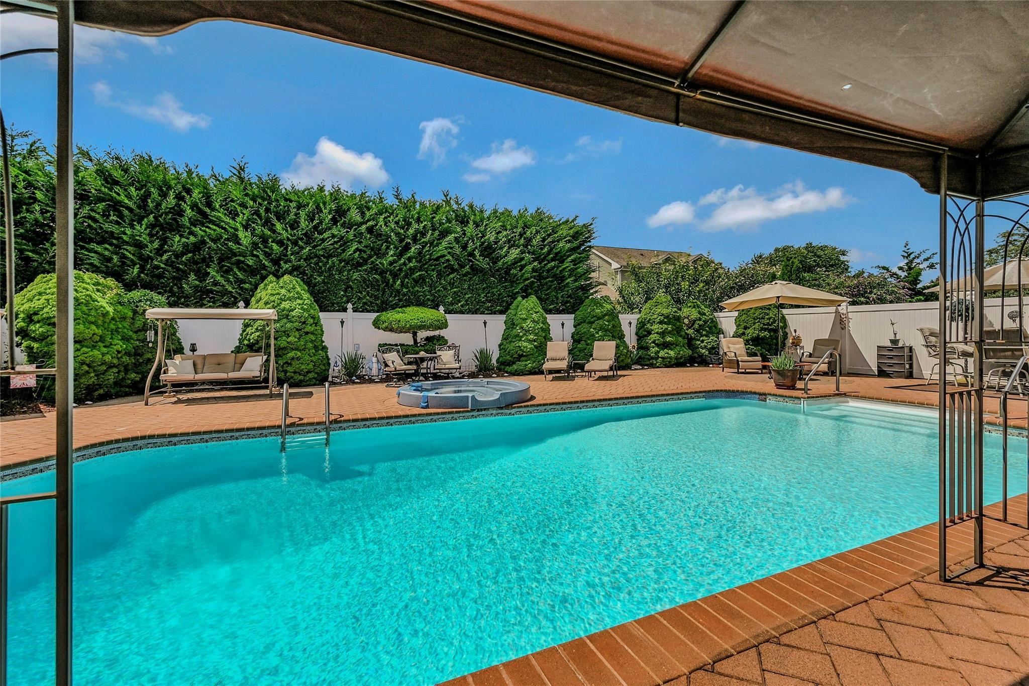 Single Family Alwick  Suffolk County, NY 11795, MLS-894032-24