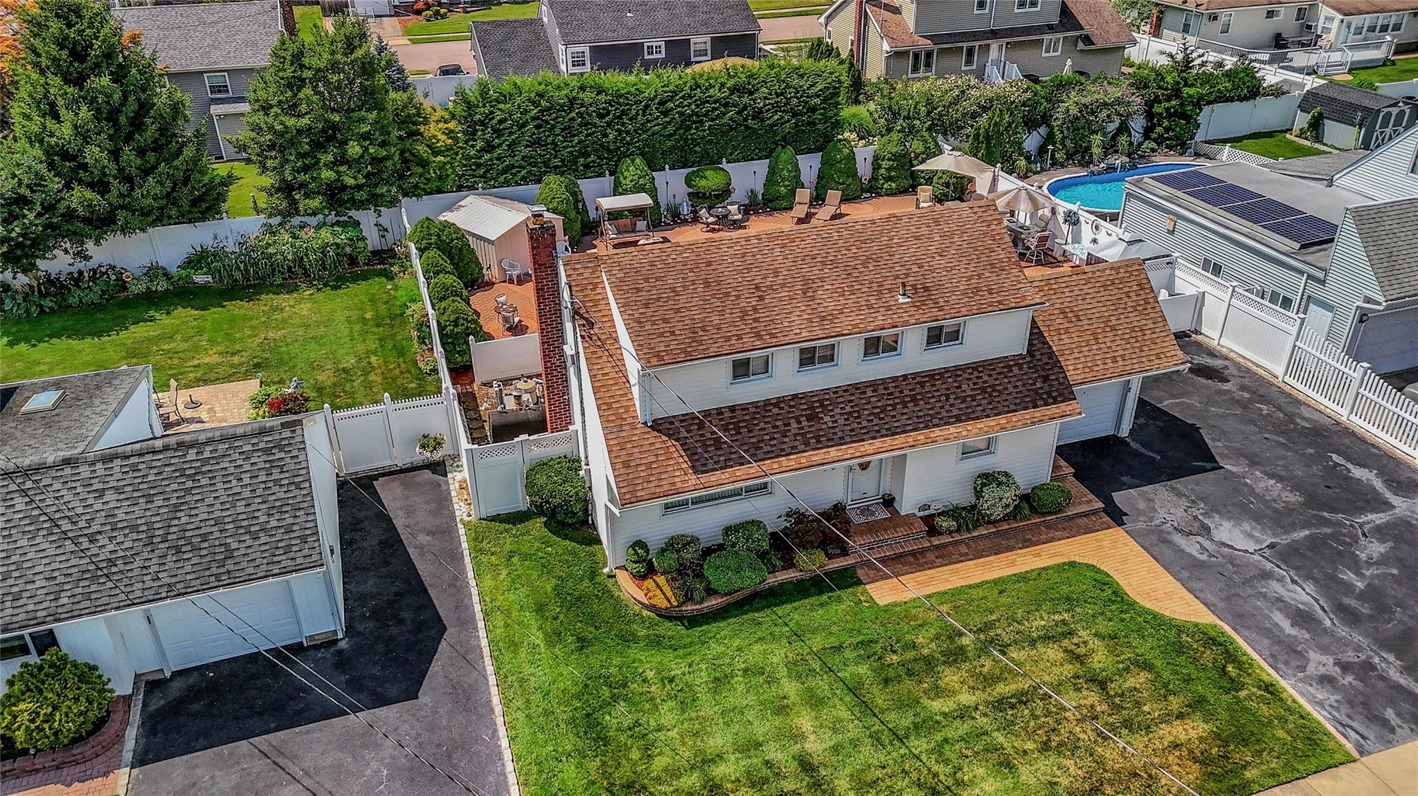 Single Family Alwick  Suffolk County, NY 11795, MLS-894032-26