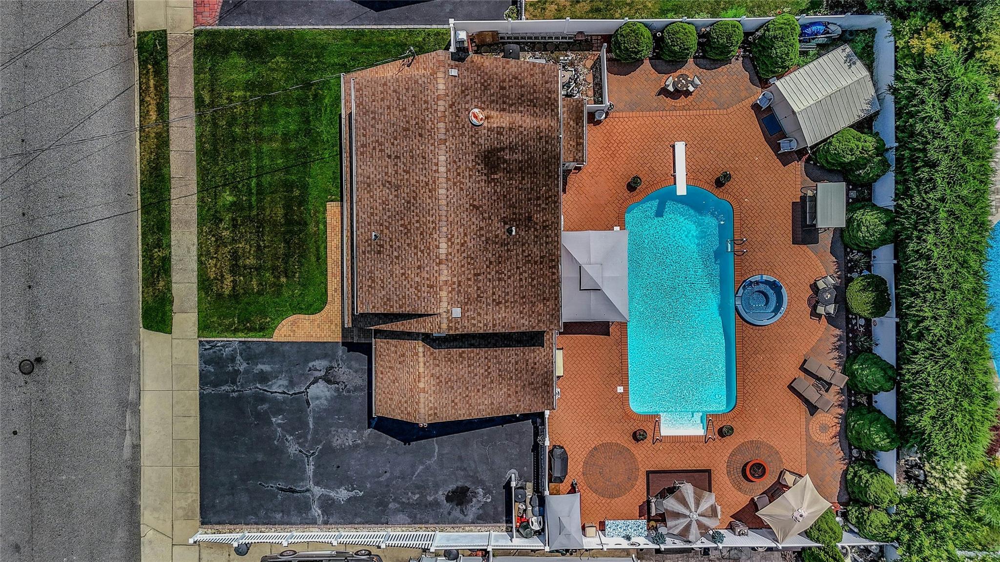 Single Family Alwick  Suffolk County, NY 11795, MLS-894032-29