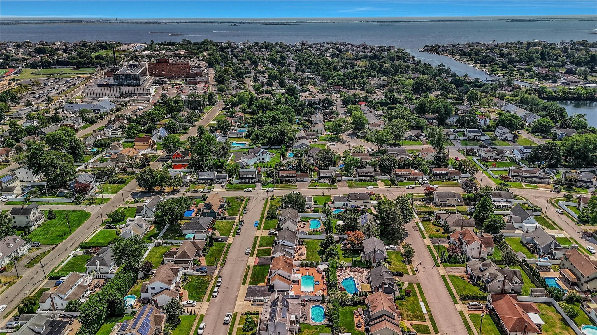 Single Family Alwick  Suffolk County, NY 11795, MLS-894032-36