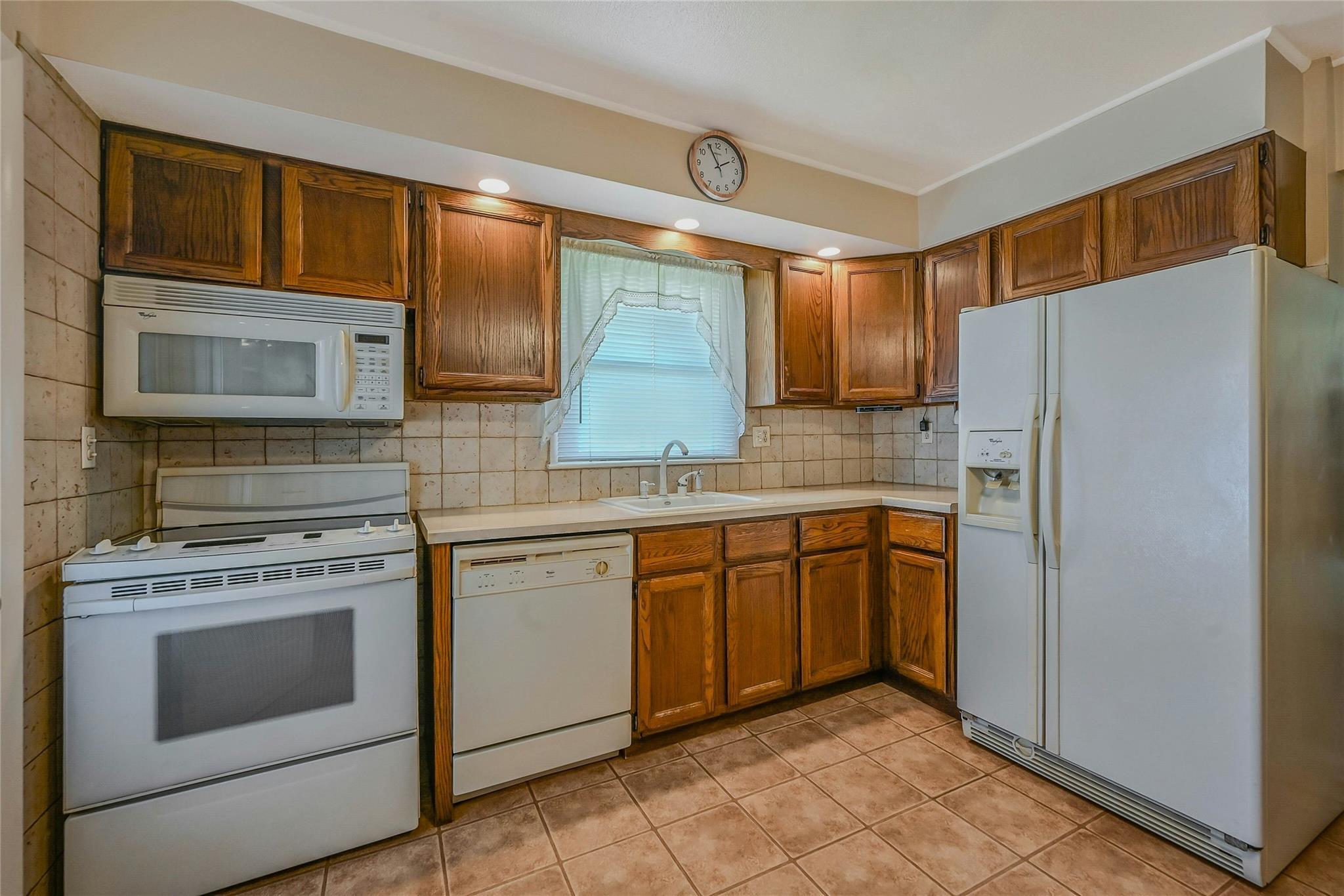 Single Family Alwick  Suffolk County, NY 11795, MLS-894032-9