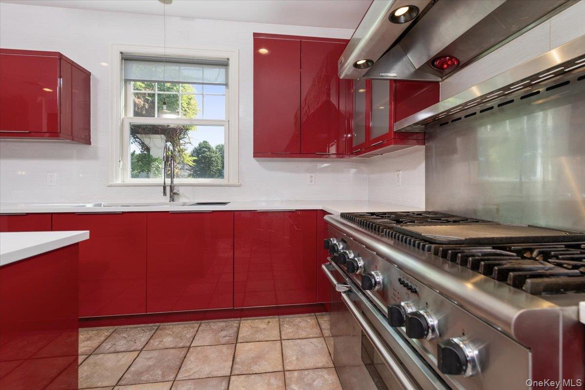 Single Family Pembroke Nassau County, NY 11542, MLS-894125-21