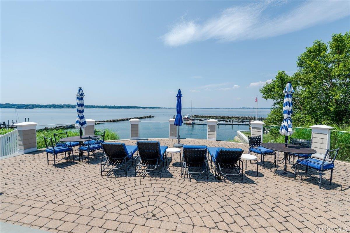 Single Family Pembroke Nassau County, NY 11542, MLS-894125-45