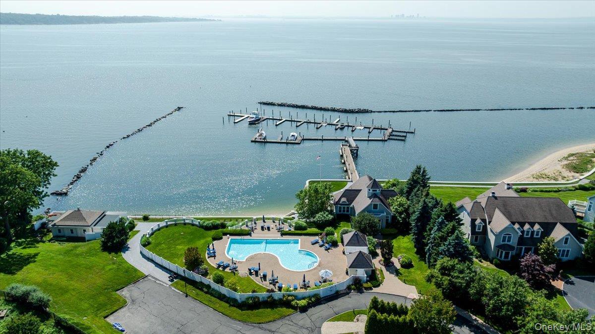 Single Family Pembroke Nassau County, NY 11542, MLS-894125-47