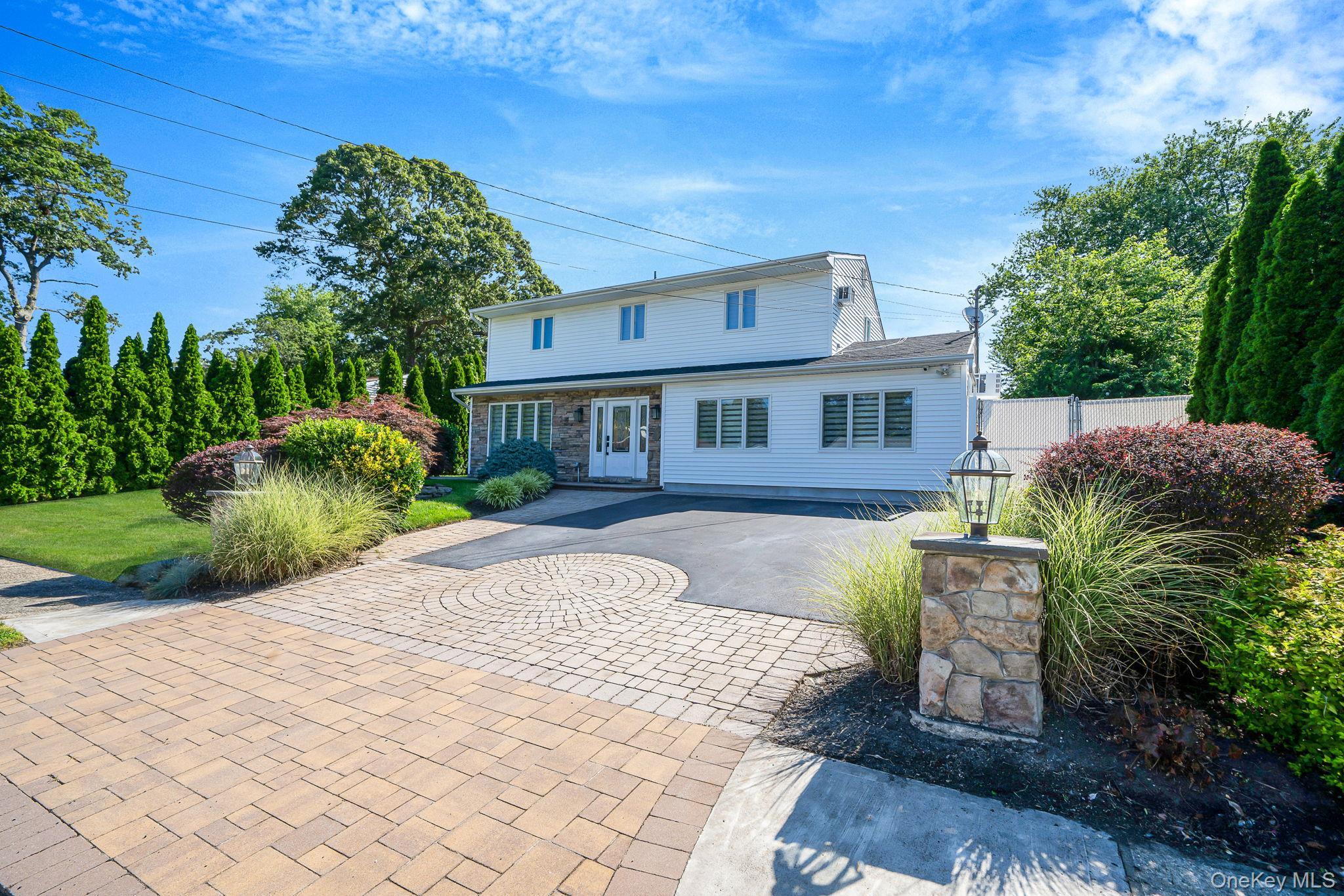 Single Family Selden  Suffolk County, NY 11720, MLS-894158-2