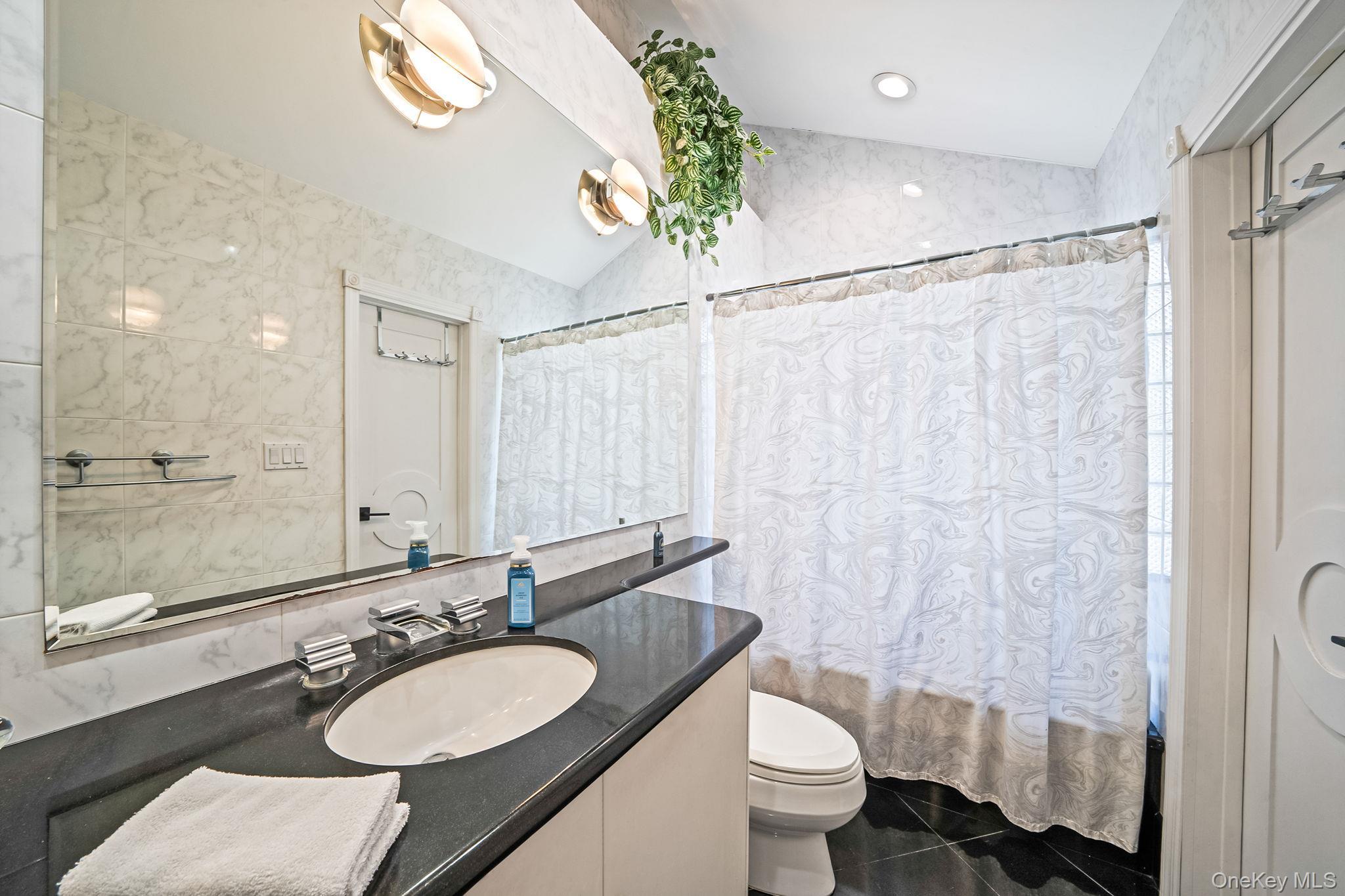 Single Family Selden  Suffolk County, NY 11720, MLS-894158-27