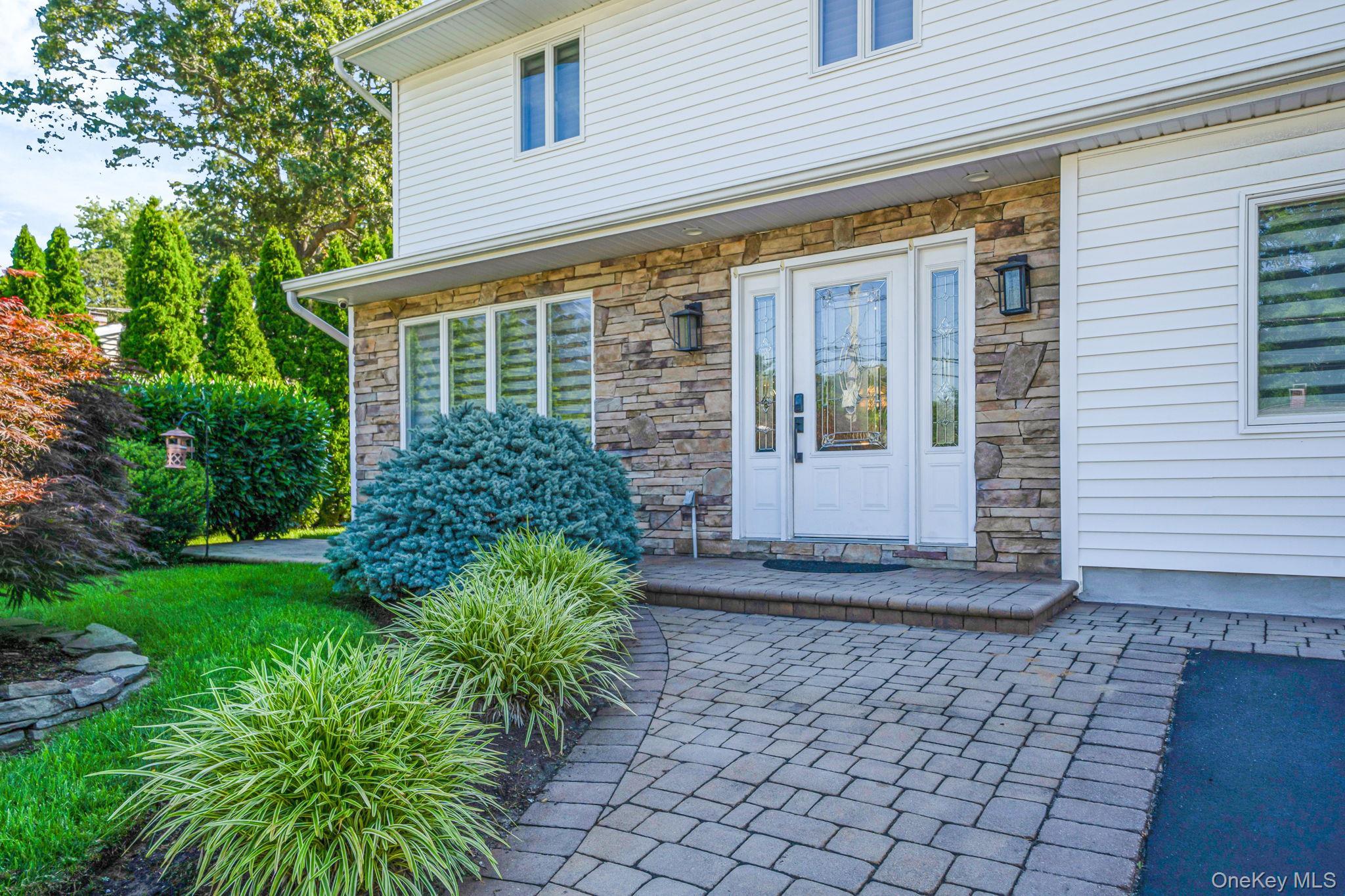 Single Family Selden  Suffolk County, NY 11720, MLS-894158-3