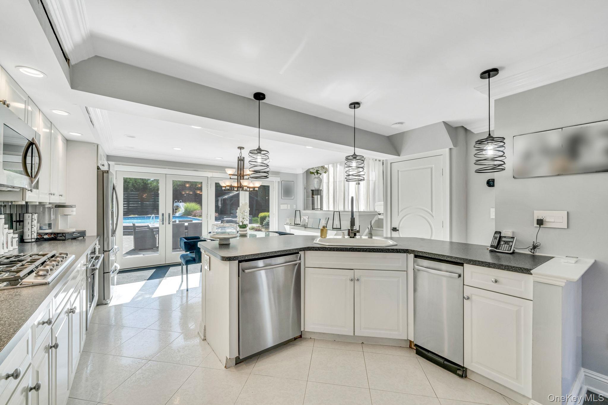 Single Family Selden  Suffolk County, NY 11720, MLS-894158-7