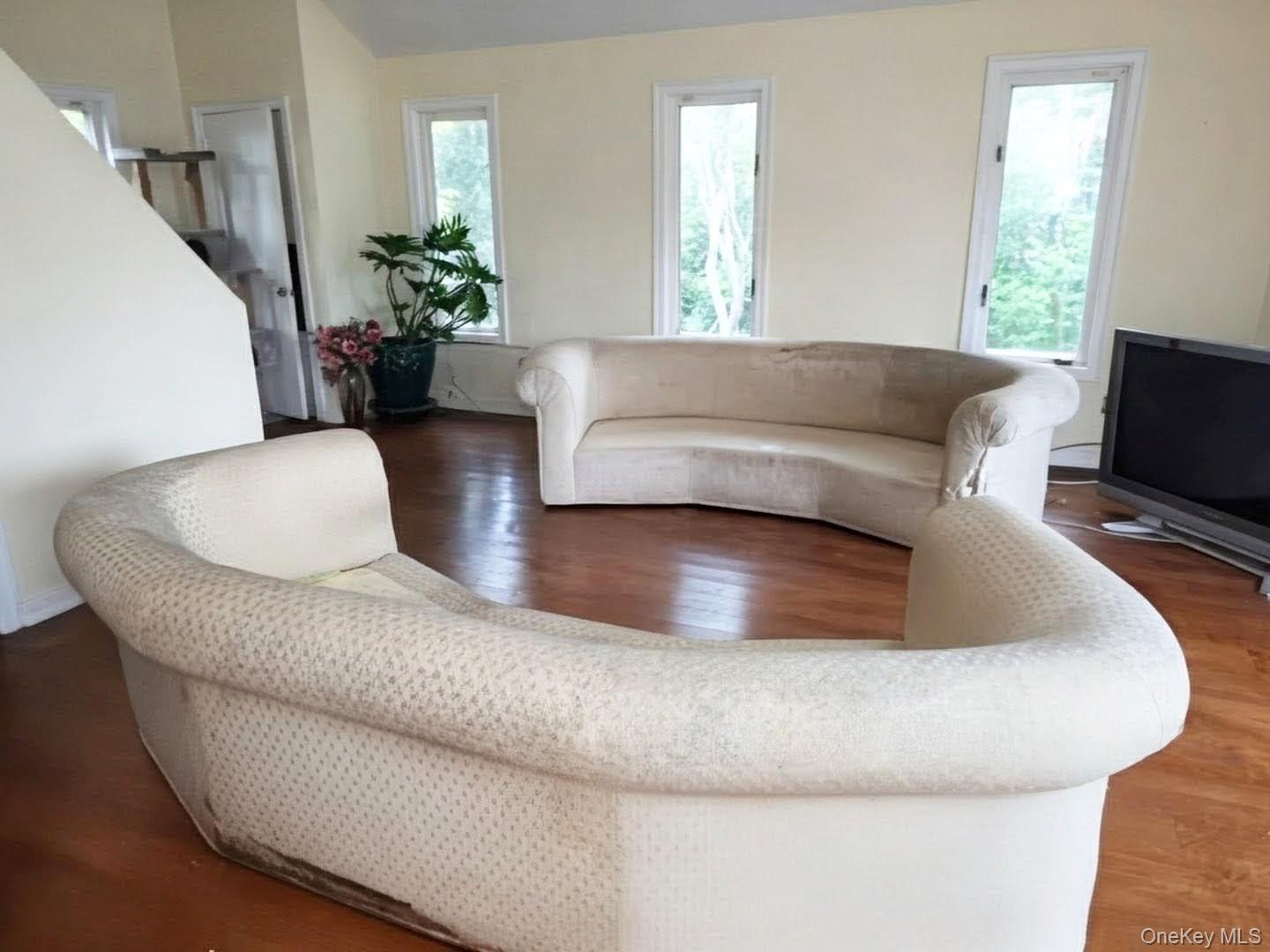 Single Family Bostwick Nassau County, NY 11568, MLS-894178-6