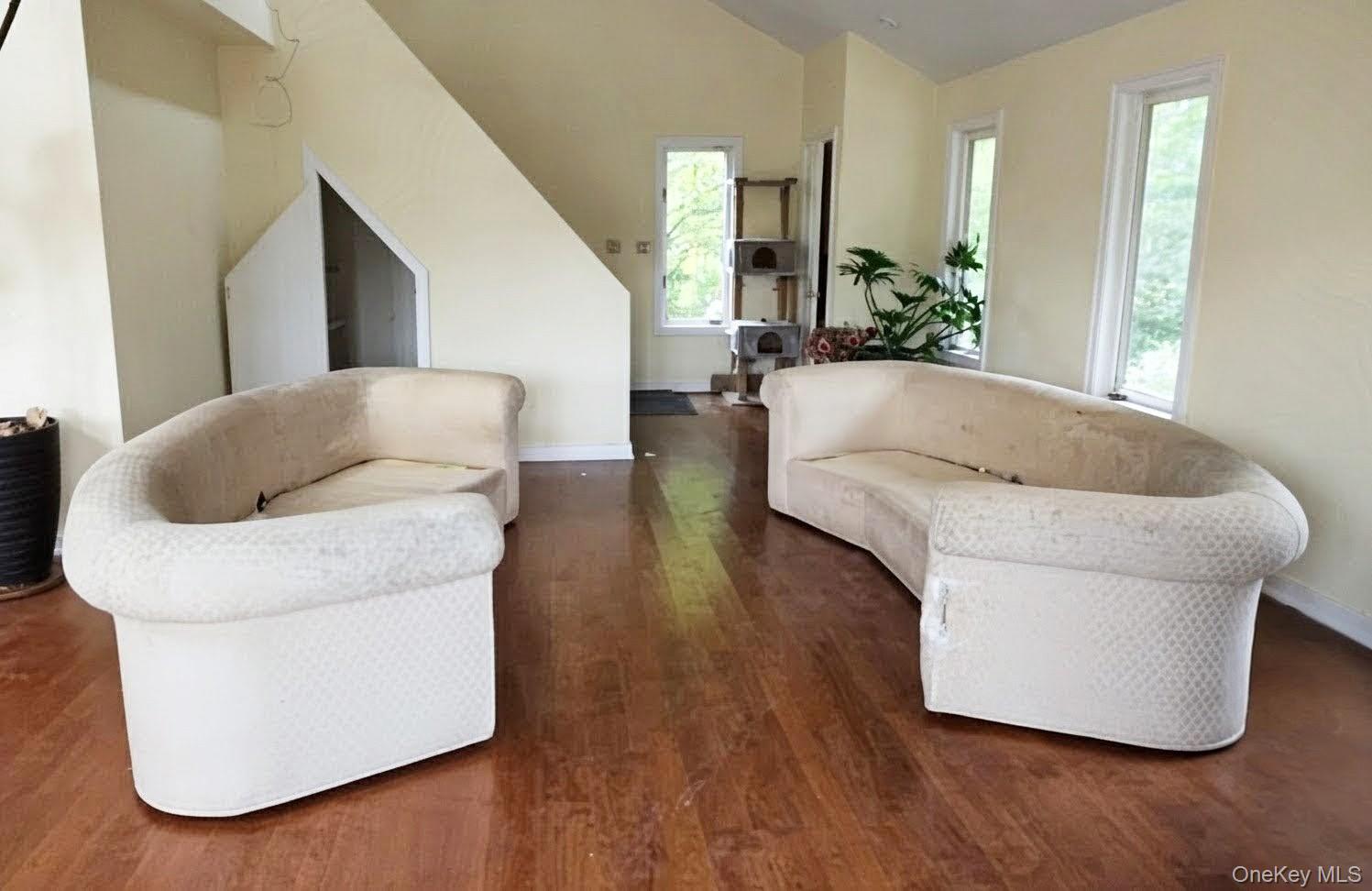 Single Family Bostwick Nassau County, NY 11568, MLS-894178-7