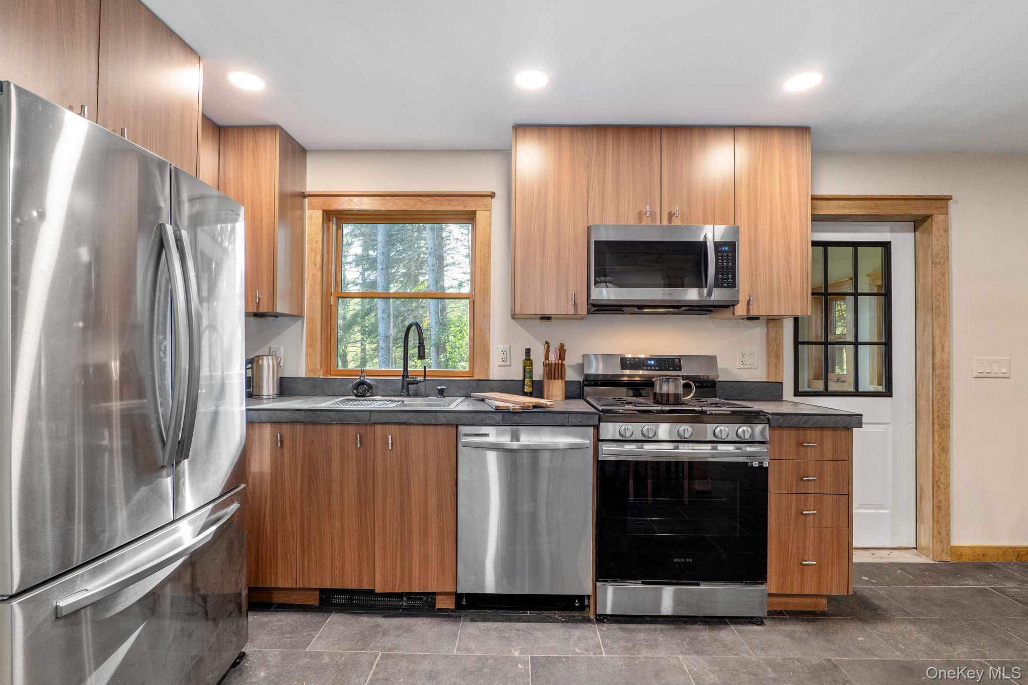 Single Family Earles  Out Of Area, NY 12076, MLS-894238-16