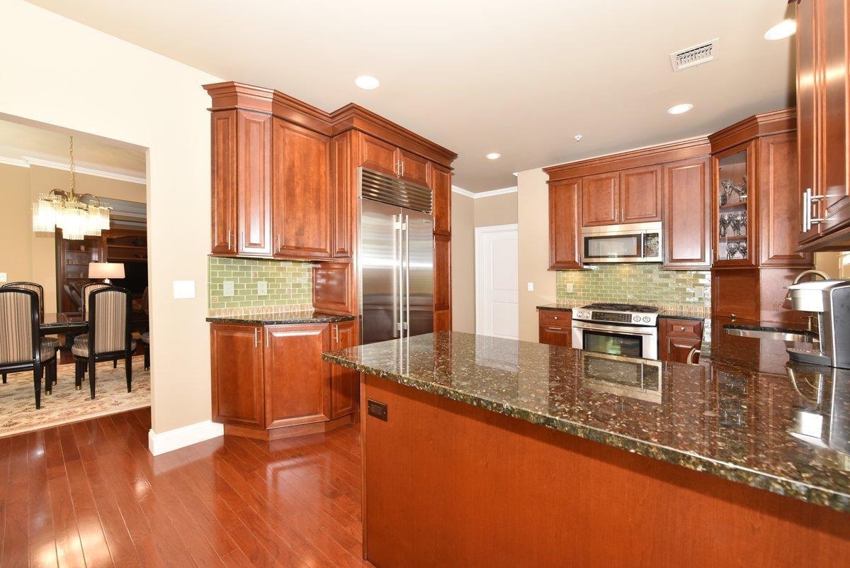 Condo Pacing  Nassau County, NY 11590, MLS-894256-12