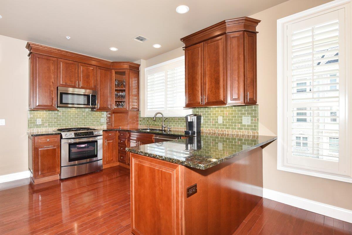 Condo Pacing  Nassau County, NY 11590, MLS-894256-14