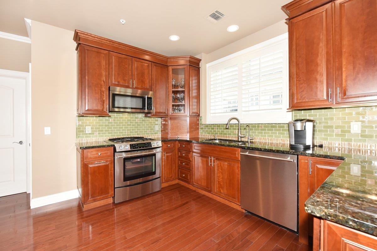 Condo Pacing  Nassau County, NY 11590, MLS-894256-16