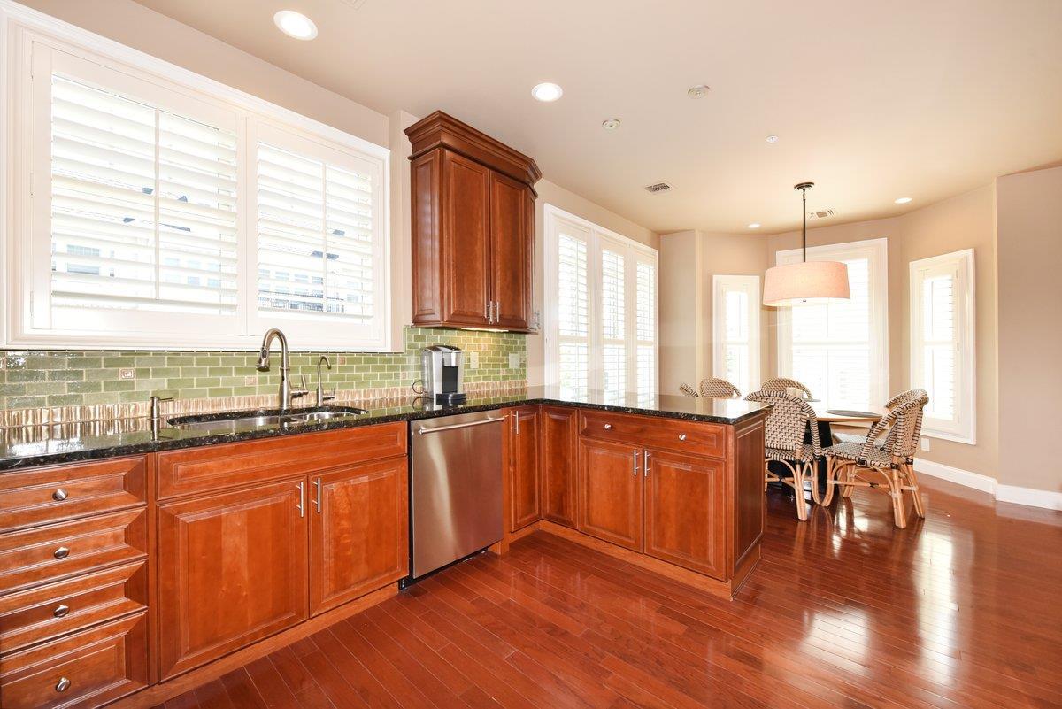 Condo Pacing  Nassau County, NY 11590, MLS-894256-17