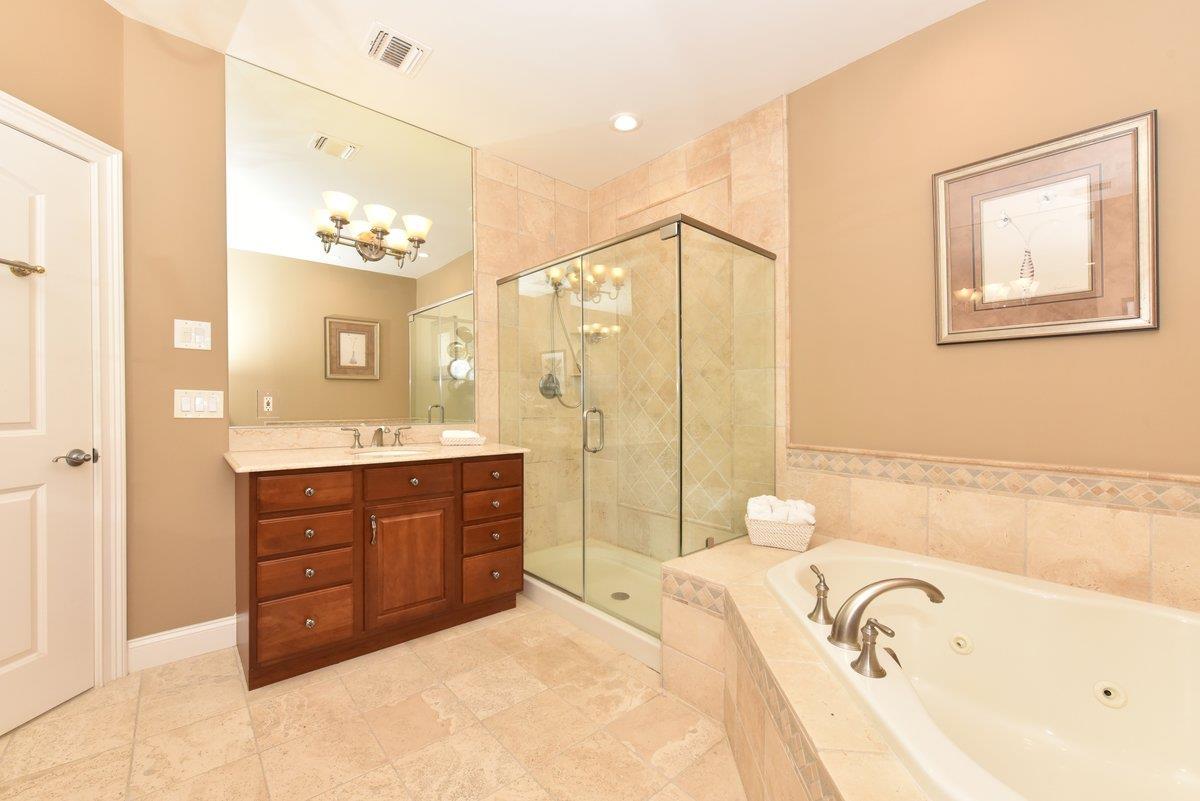 Condo Pacing  Nassau County, NY 11590, MLS-894256-21