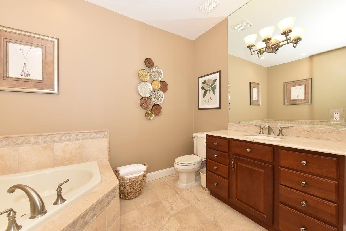 Condo Pacing  Nassau County, NY 11590, MLS-894256-23