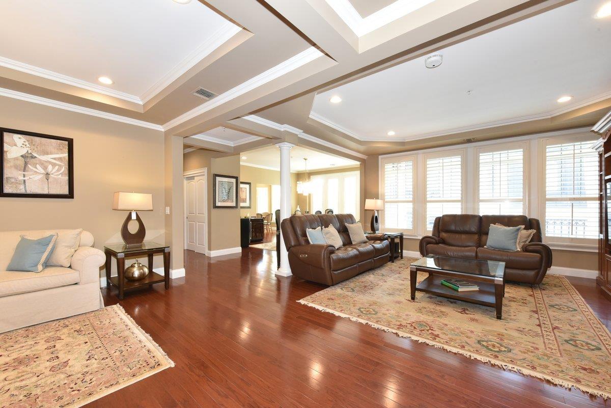 Condo Pacing  Nassau County, NY 11590, MLS-894256-8