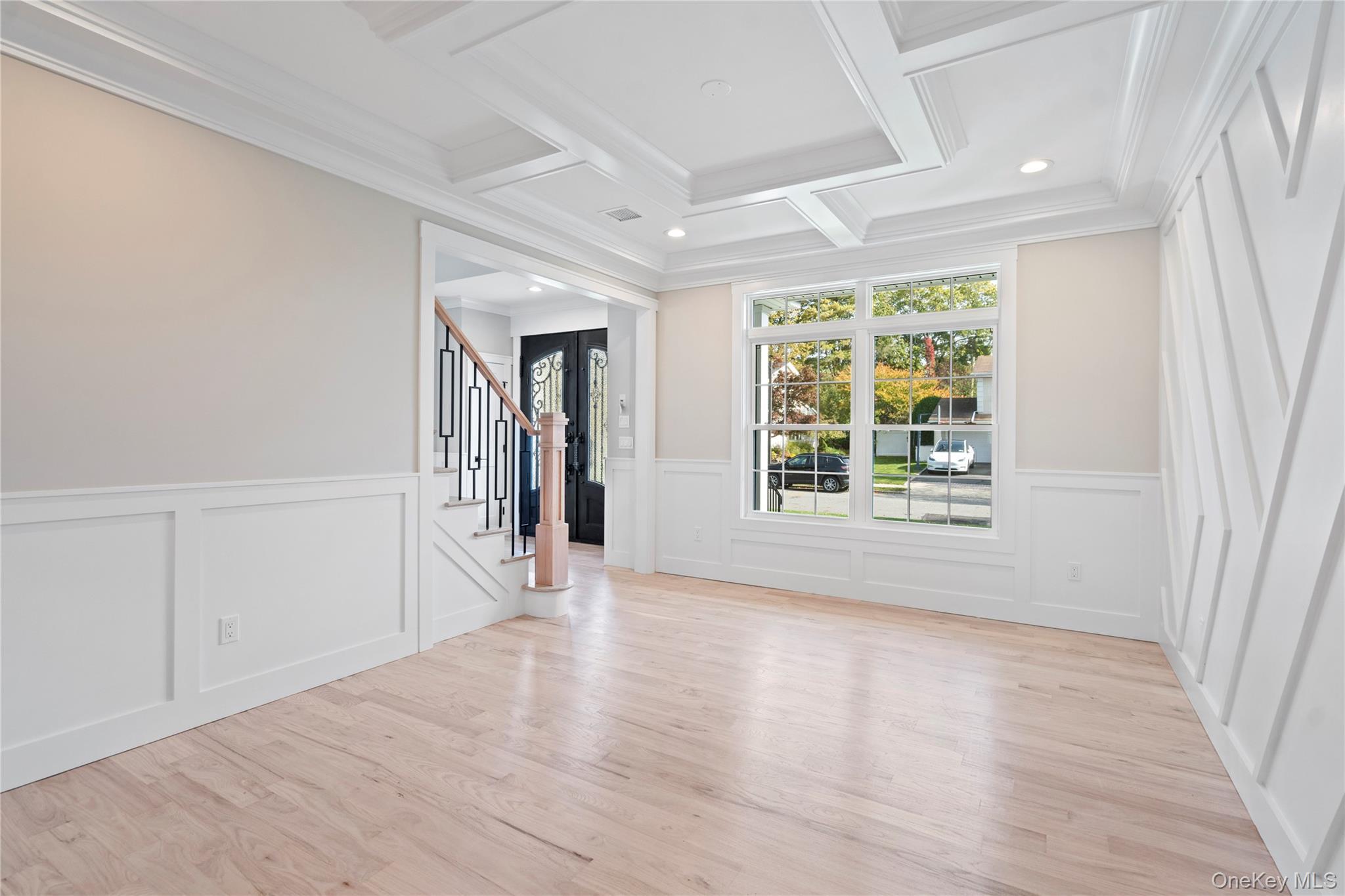 Single Family Westchester Nassau County, NY 11753, MLS-894303-11