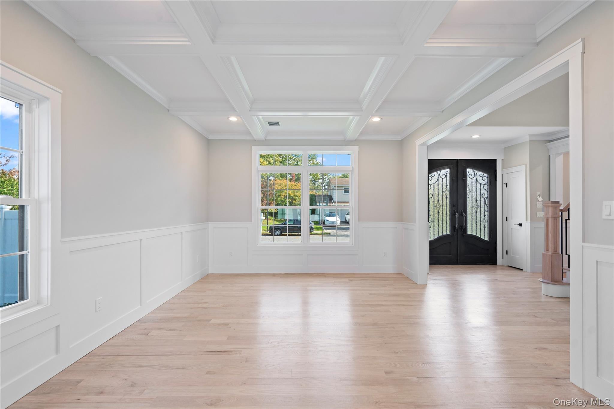 Single Family Westchester Nassau County, NY 11753, MLS-894303-12