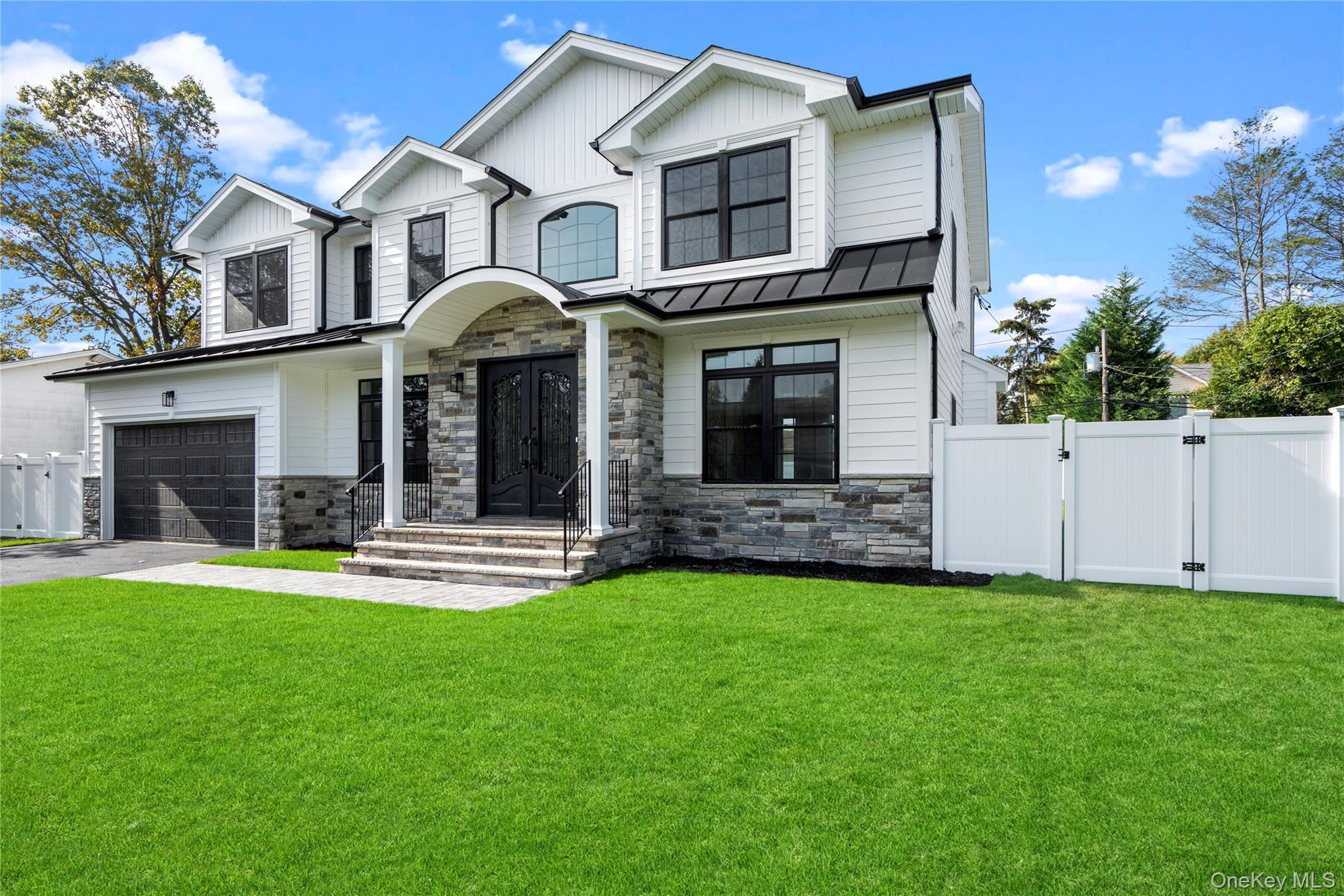 Single Family Westchester Nassau County, NY 11753, MLS-894303-2